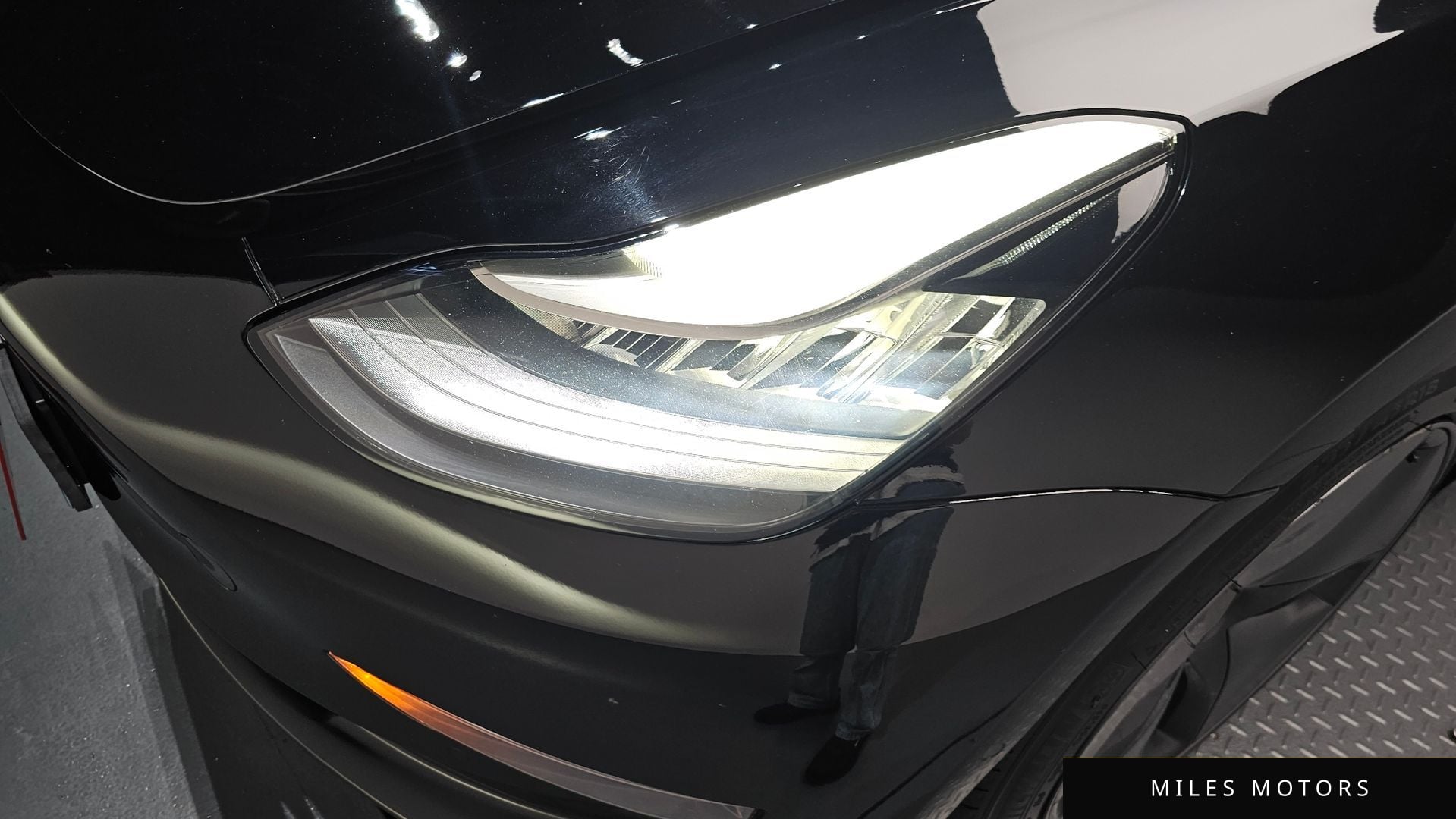 Tesla Model 3 2020 — миниатюра 8