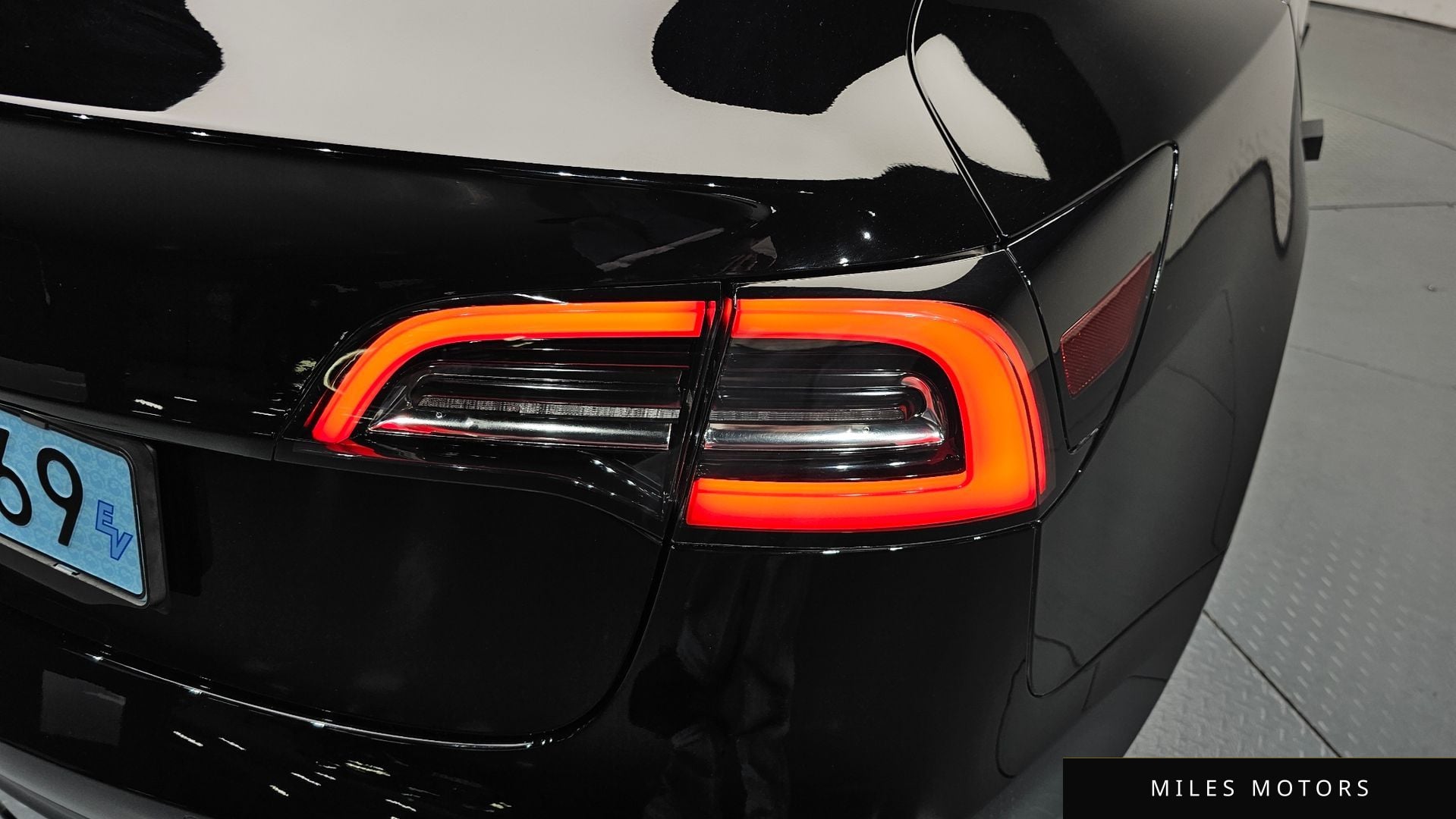 Tesla Model 3 2020 — миниатюра 9