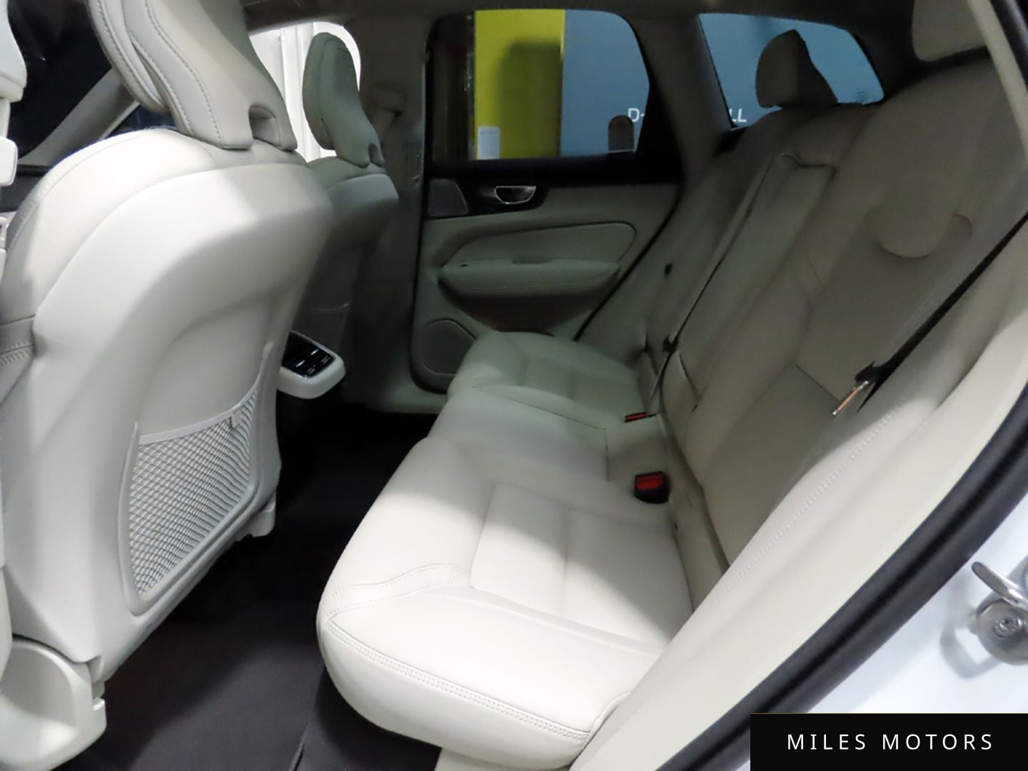 Volvo XC60 2026 — миниатюра 11
