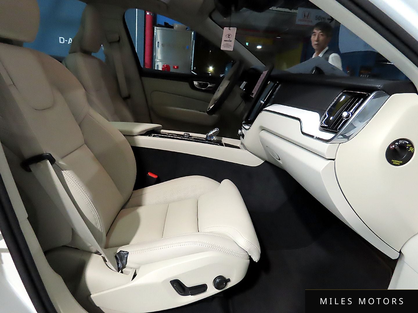 Volvo XC60 2026 — миниатюра 12