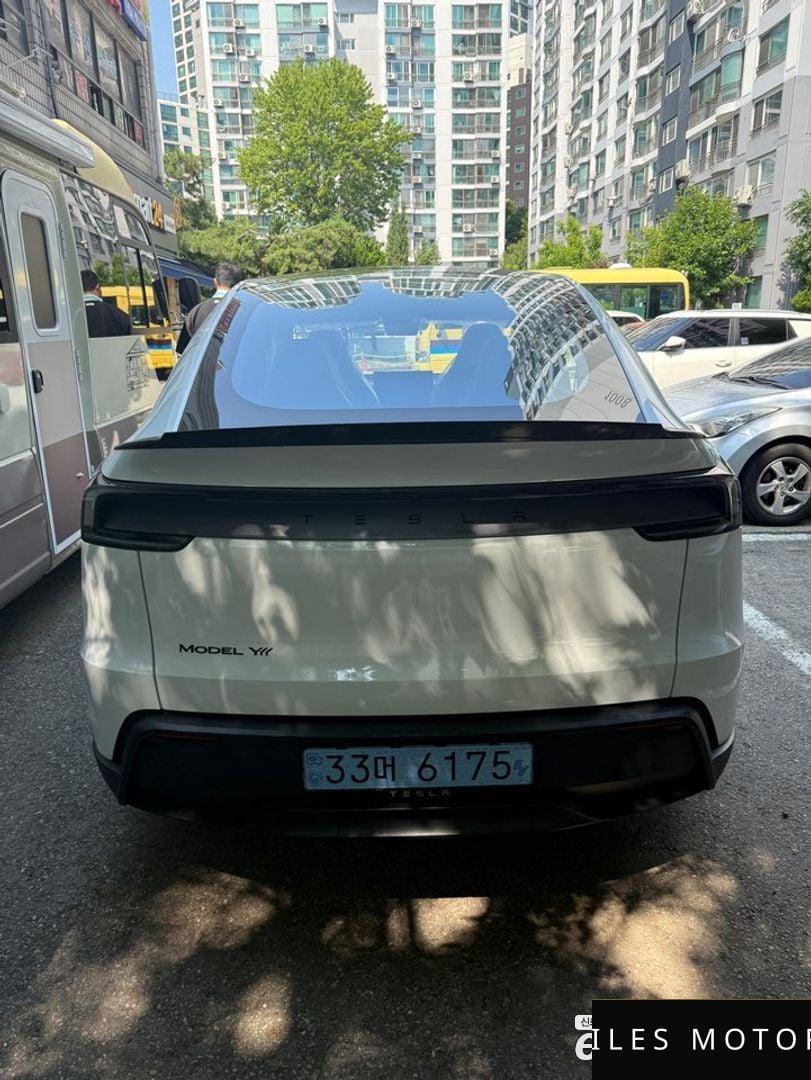 Tesla Model Y 2026 — миниатюра 6