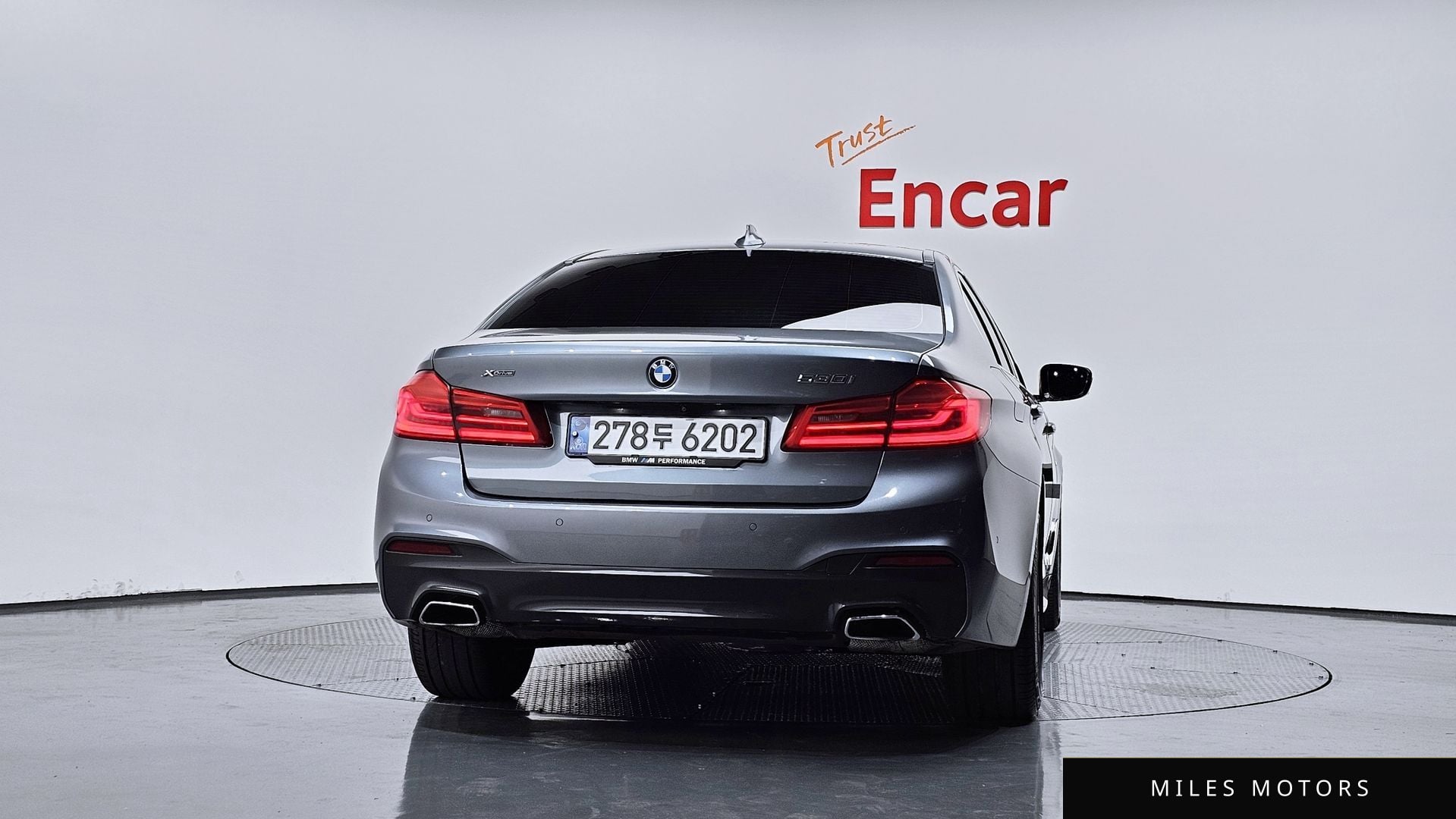 BMW 5 Series (G30) 2018 — миниатюра 4