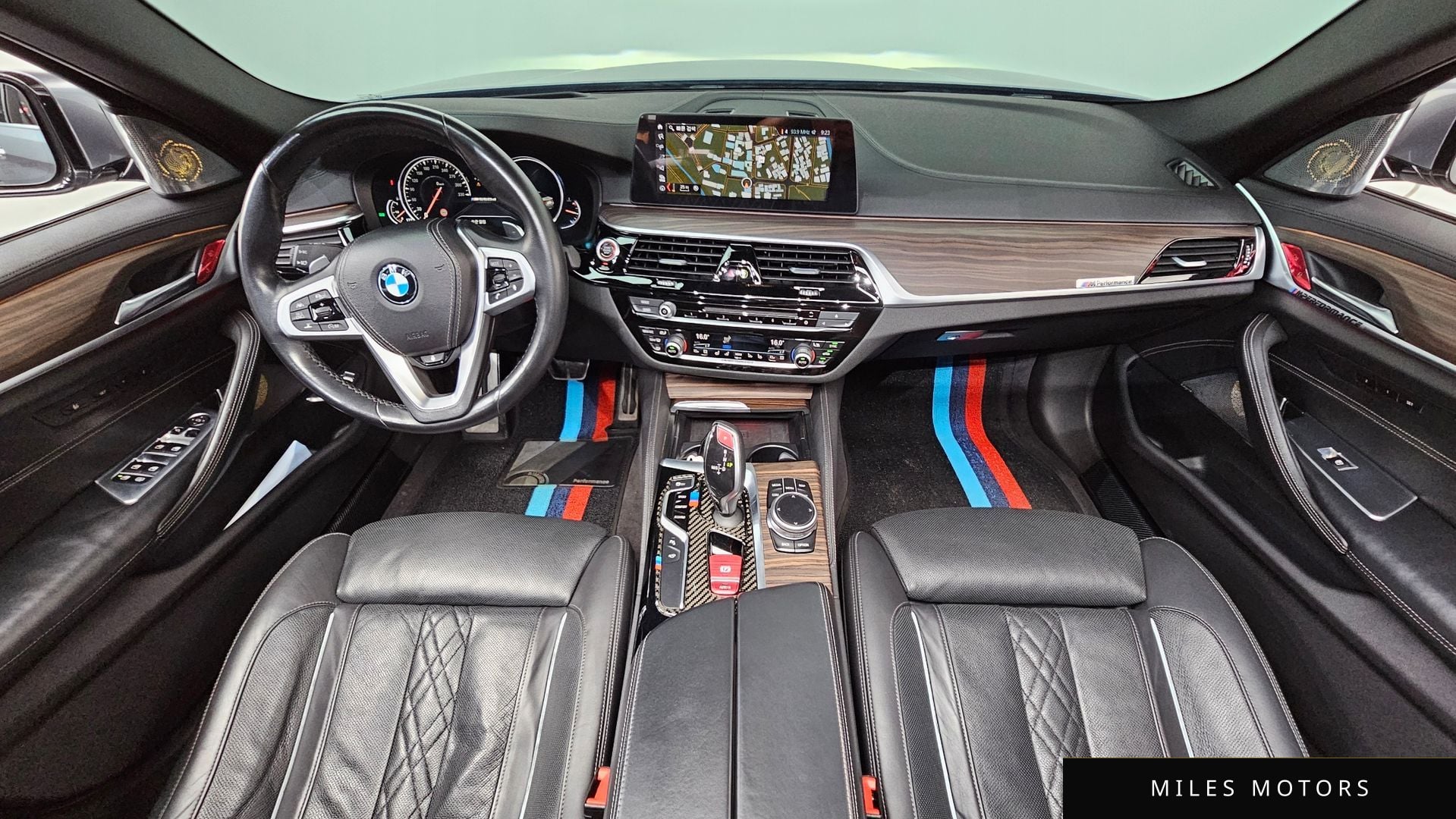 BMW 5 Series (G30) 2018 — миниатюра 10