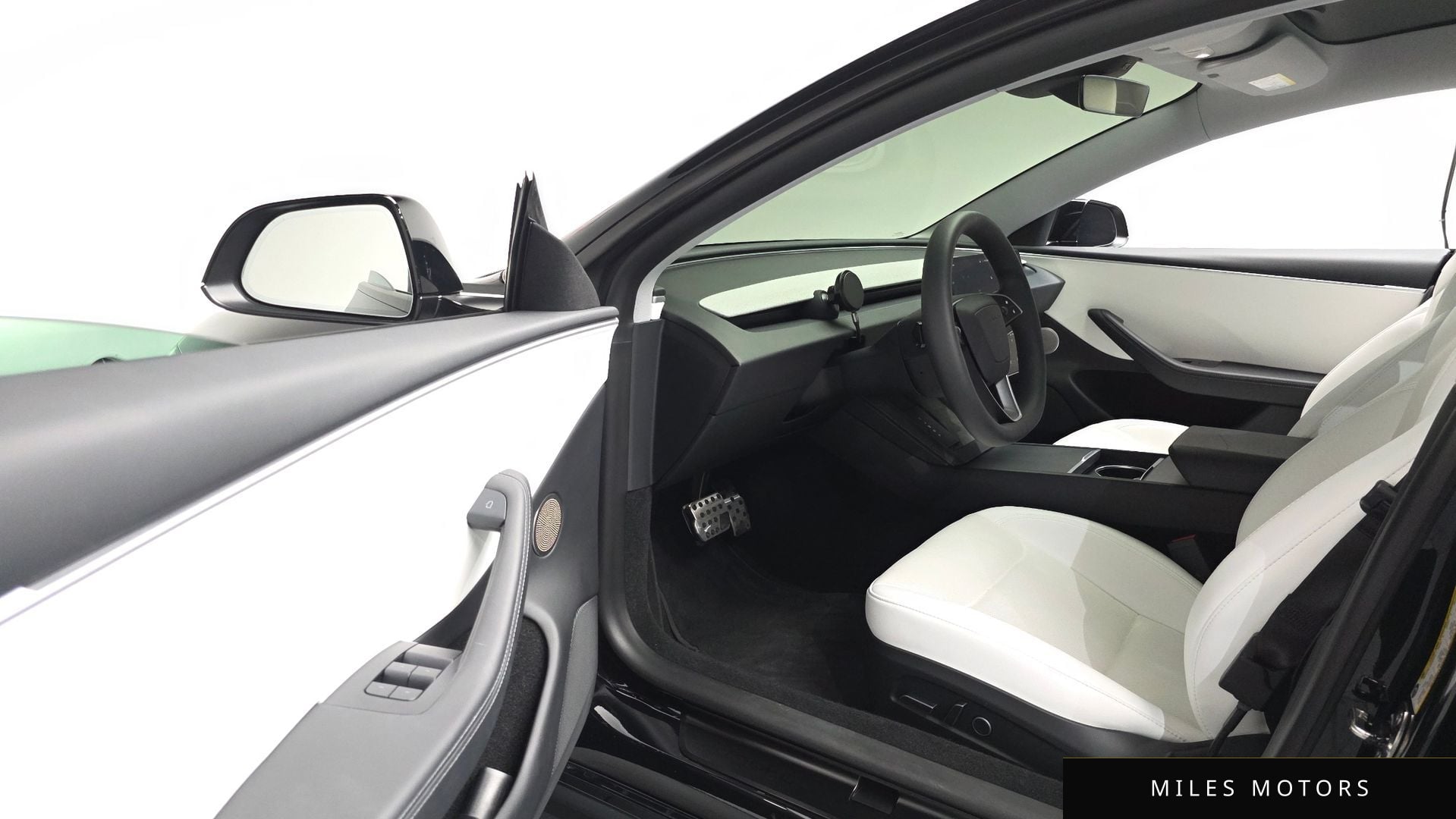 Tesla Model 3 2024 — миниатюра 12