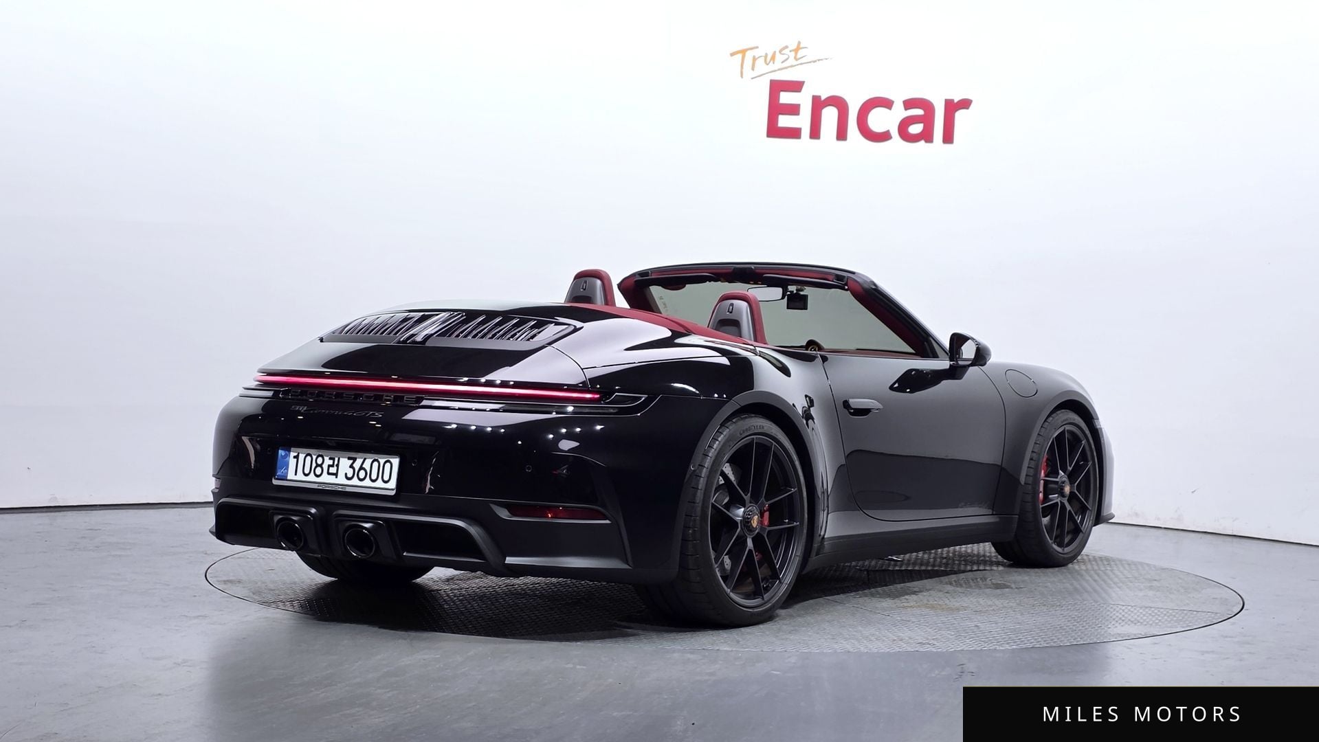 Porsche 911 (992) 2025 — миниатюра 2