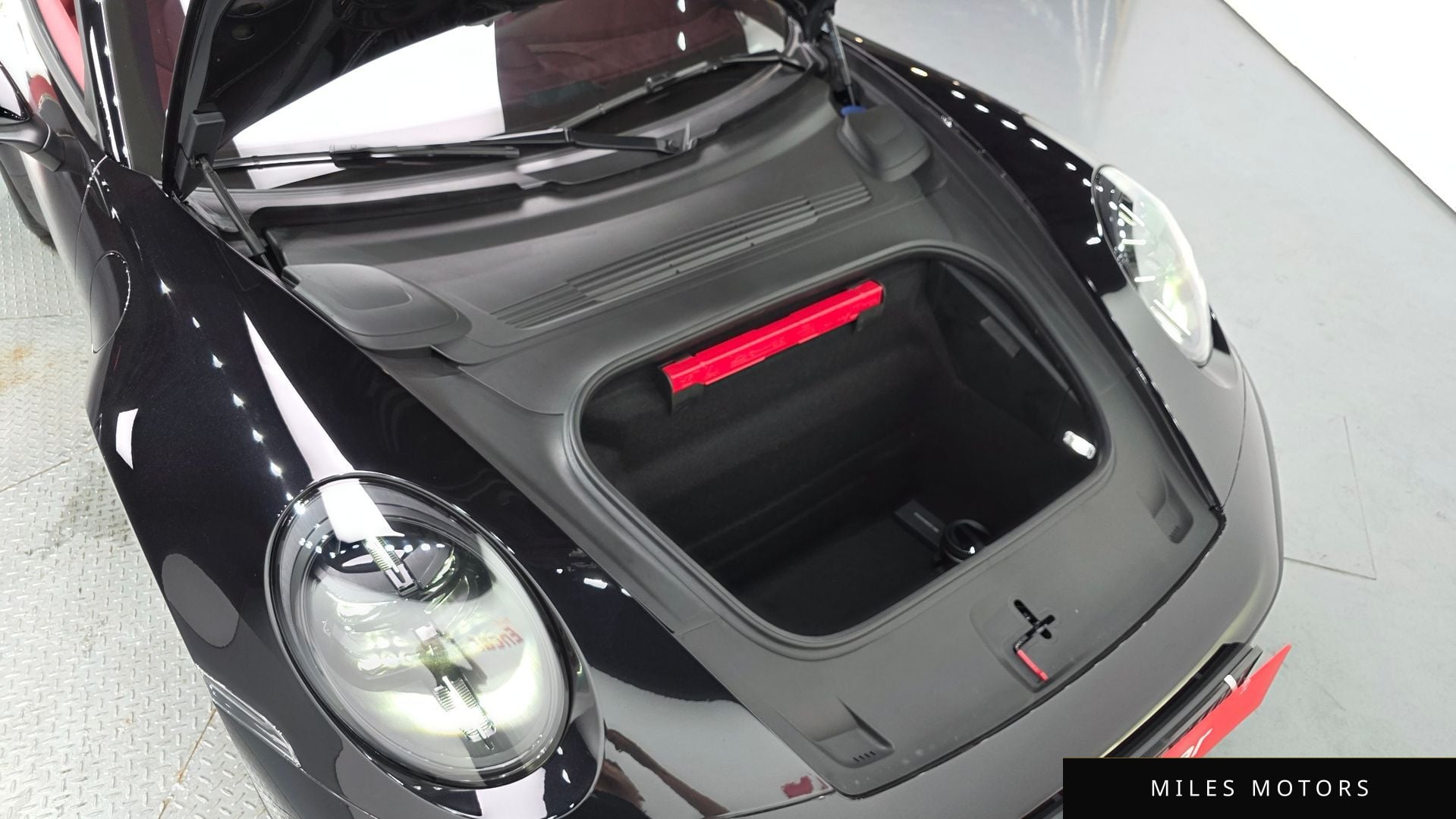 Porsche 911 (992) 2025 — миниатюра 6