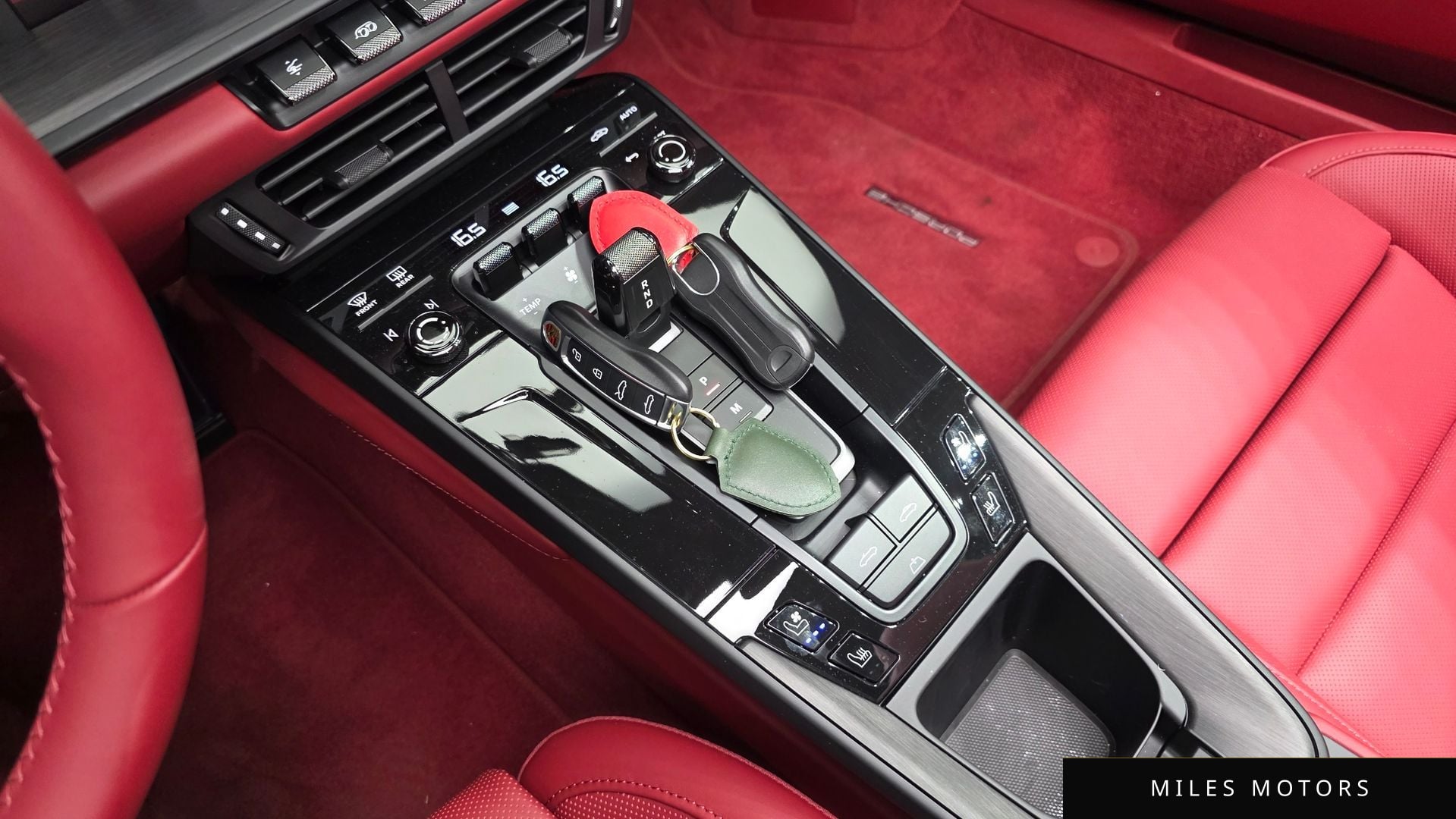 Porsche 911 (992) 2025 — миниатюра 9
