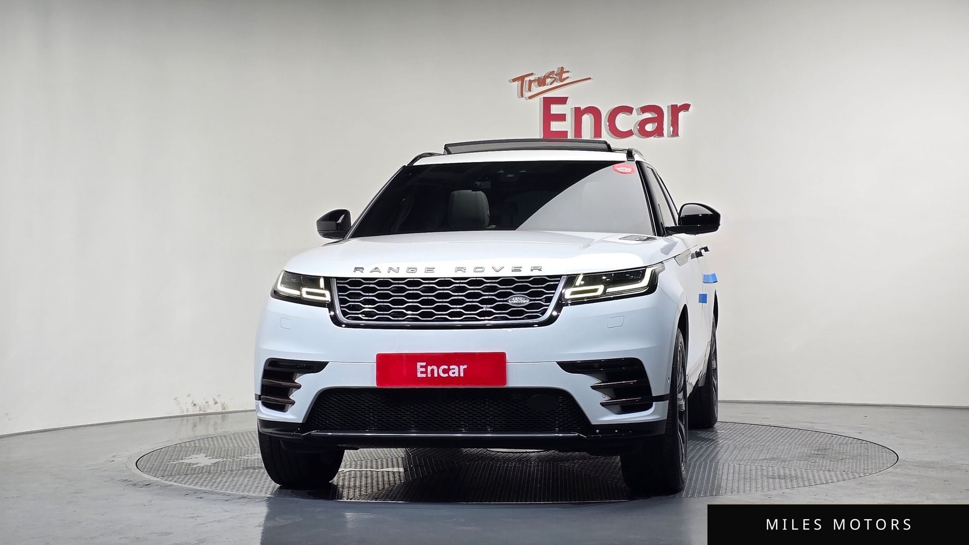 Land Rover Range Rover Velar 2019 — миниатюра 3