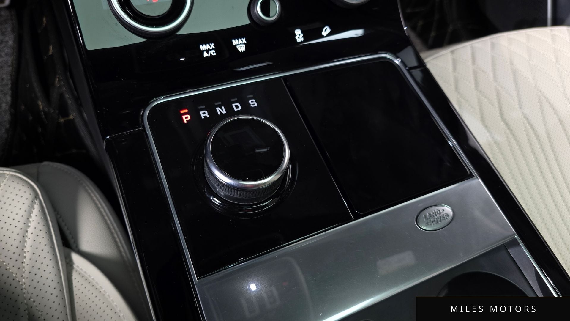 Land Rover Range Rover Velar 2019 — миниатюра 12