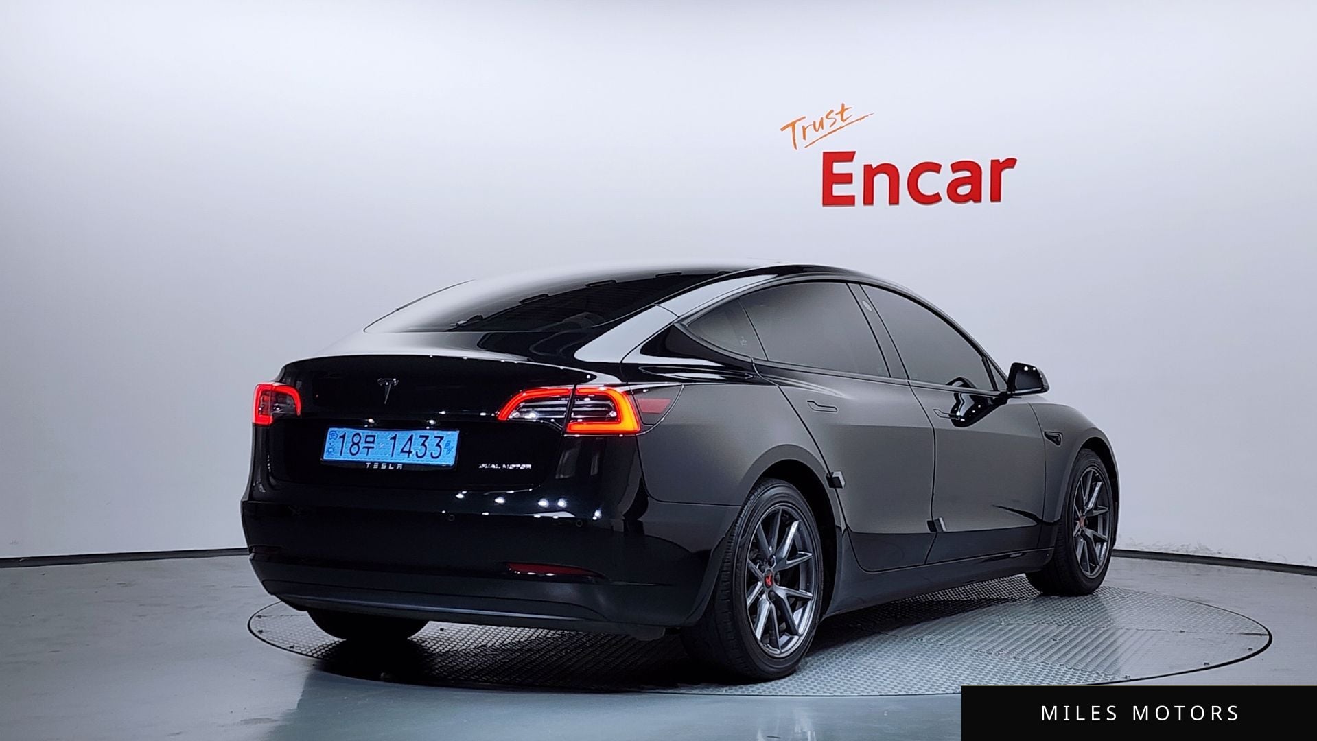 Tesla Model 3 2022 — миниатюра 2