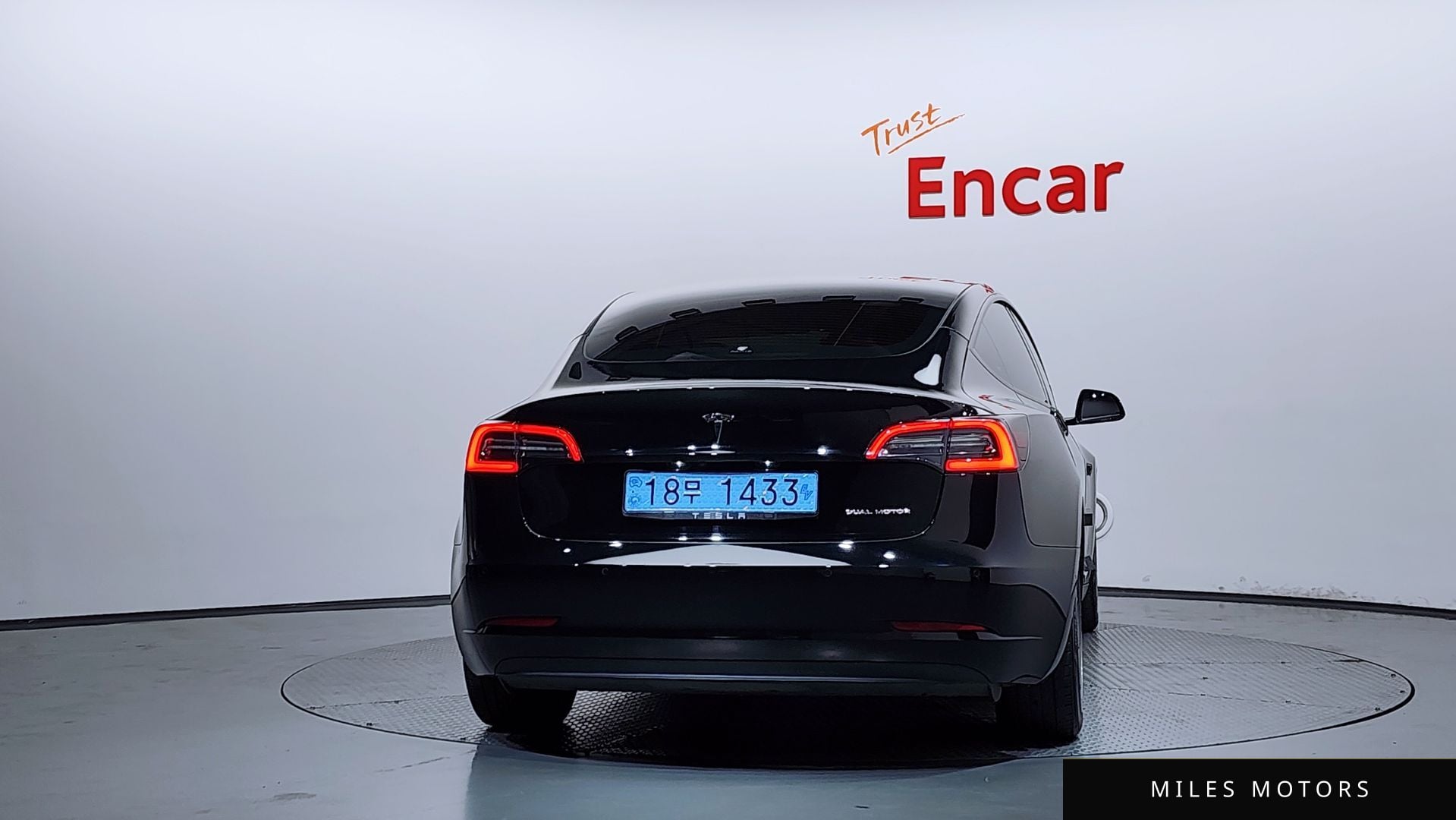 Tesla Model 3 2022 — миниатюра 4