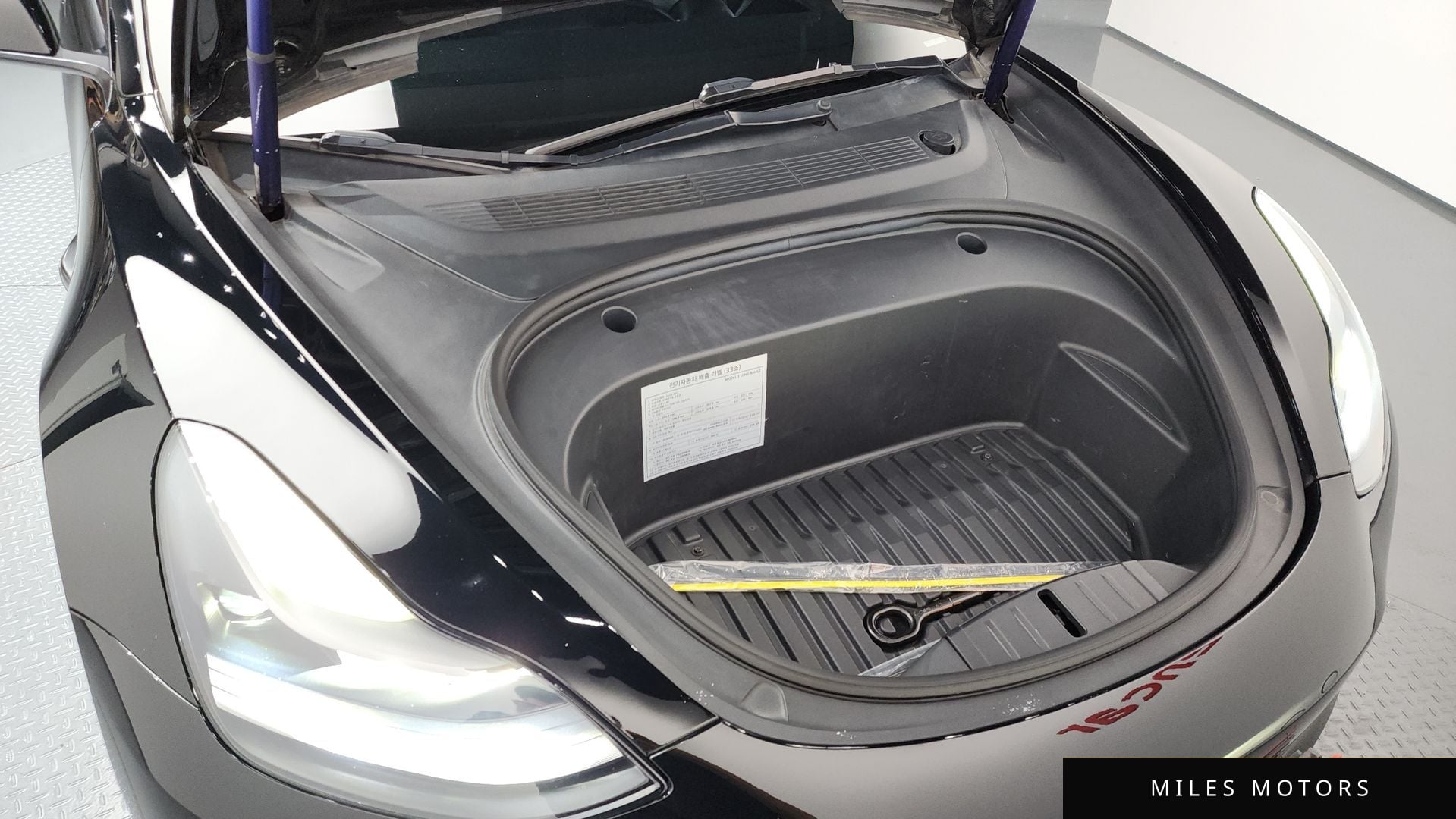 Tesla Model 3 2022 — миниатюра 6