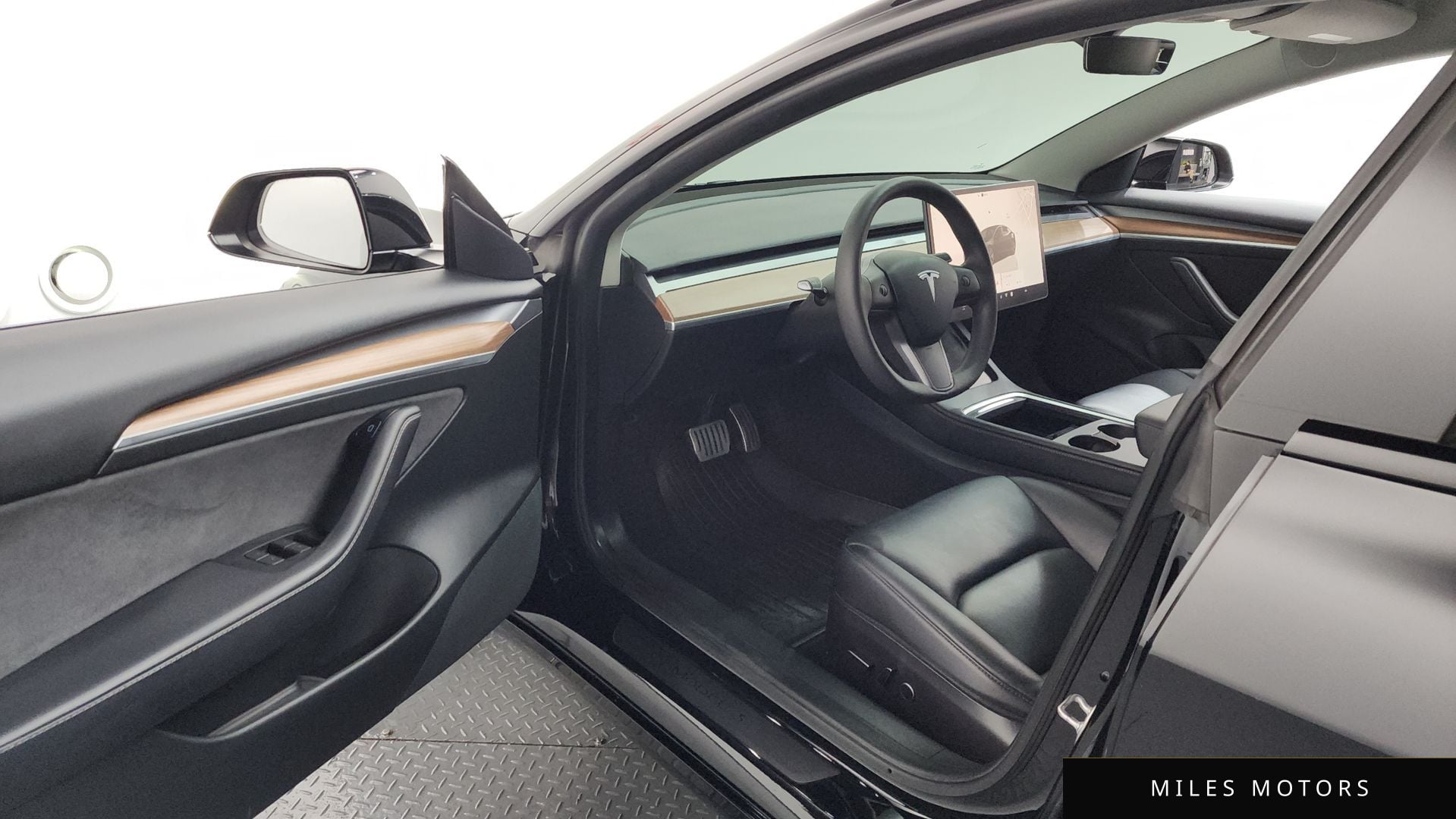 Tesla Model 3 2022 — миниатюра 10