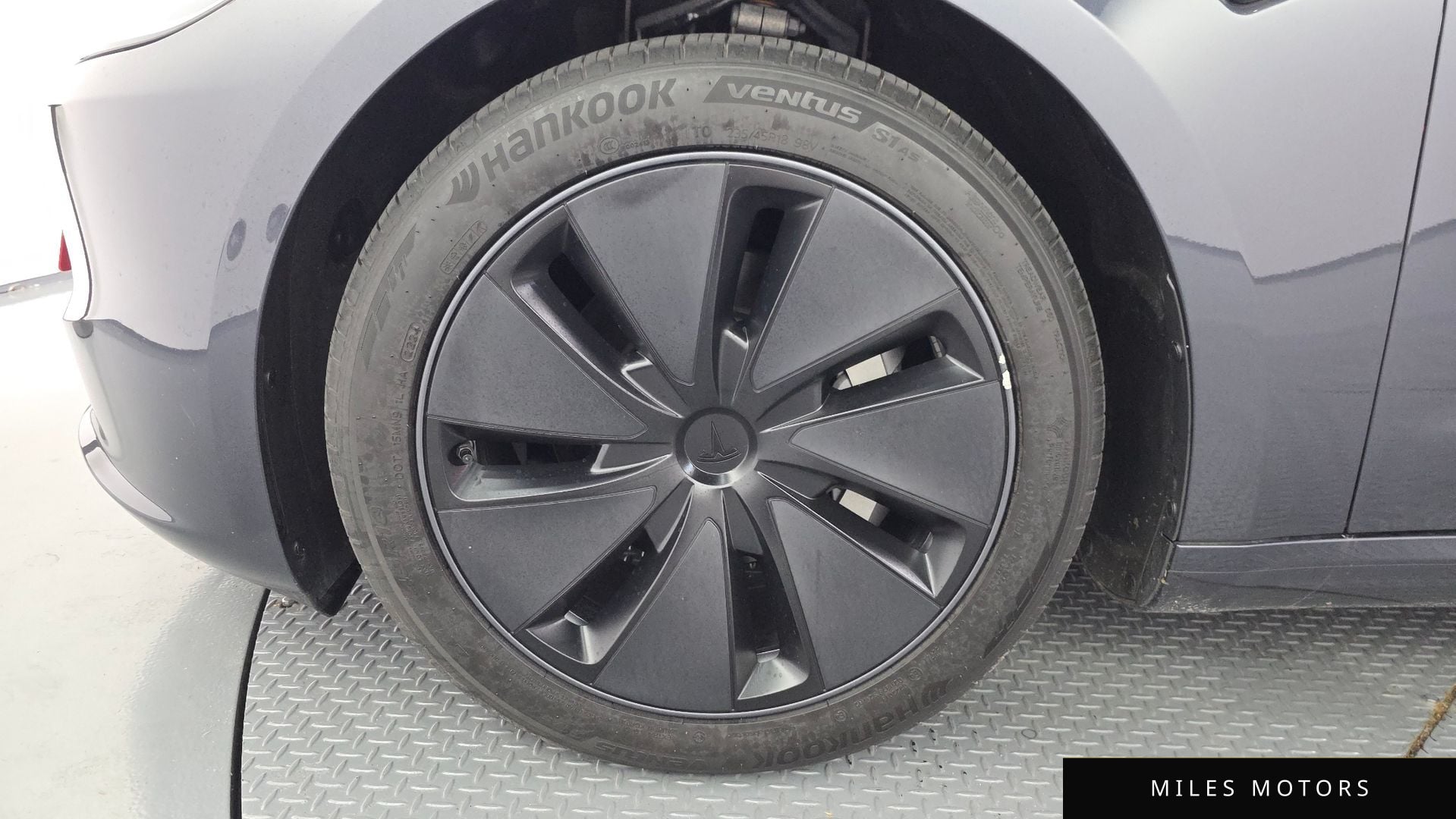 Tesla Model 3 2025 — миниатюра 4