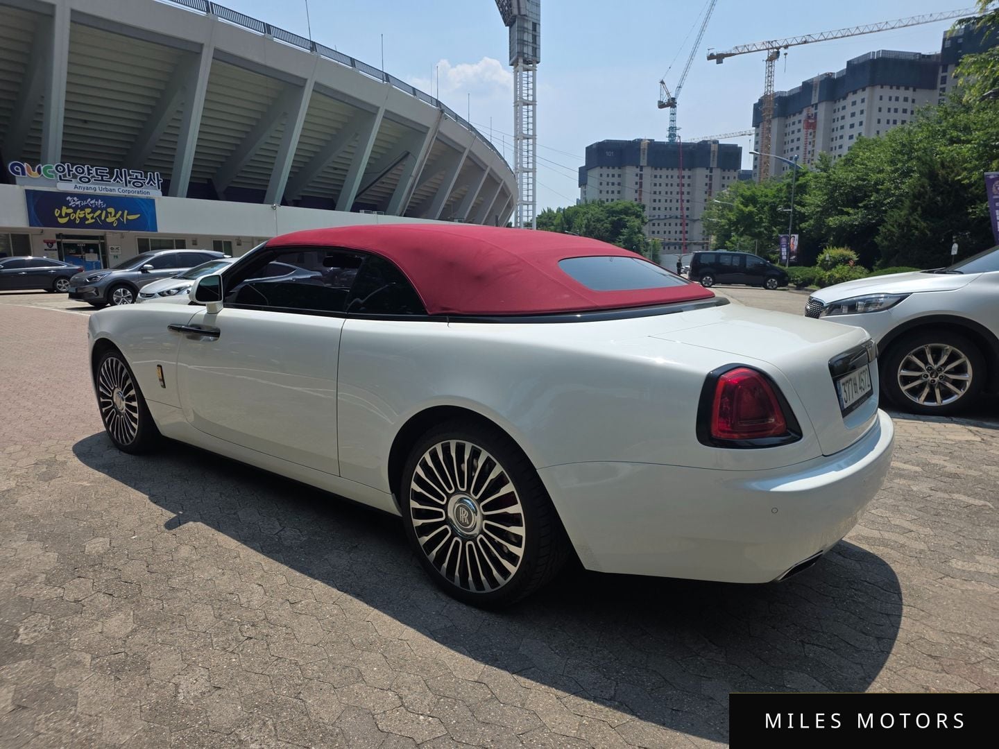 Rolls-Royce Dawn 2017 — миниатюра 2