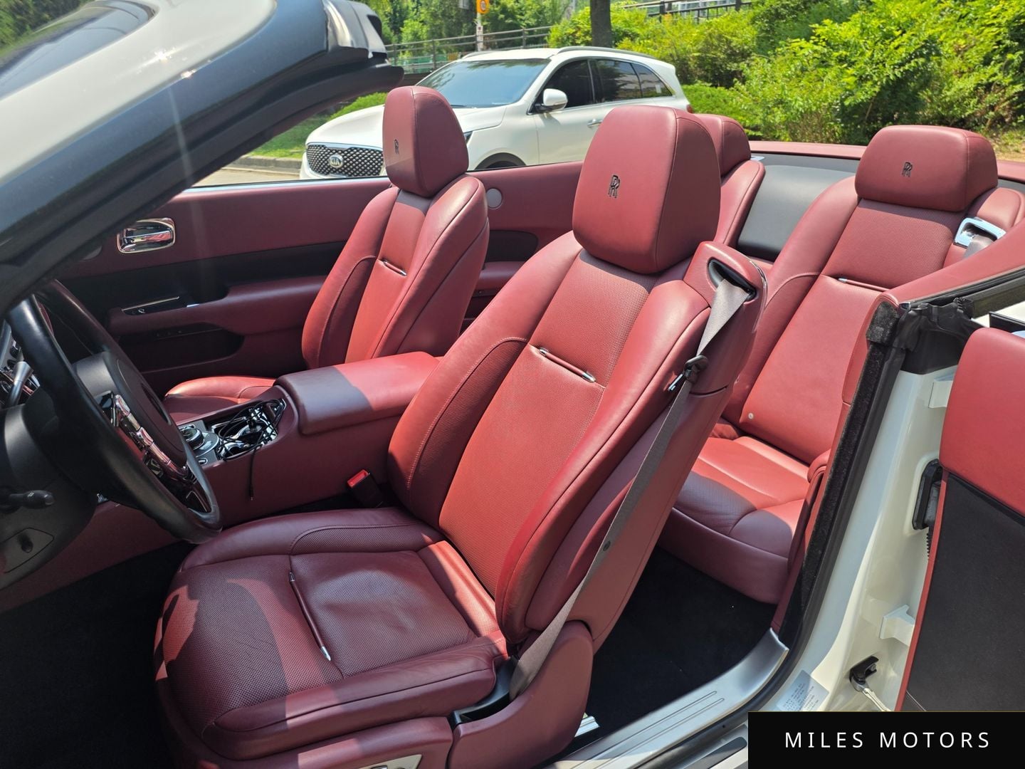 Rolls-Royce Dawn 2017 — миниатюра 10