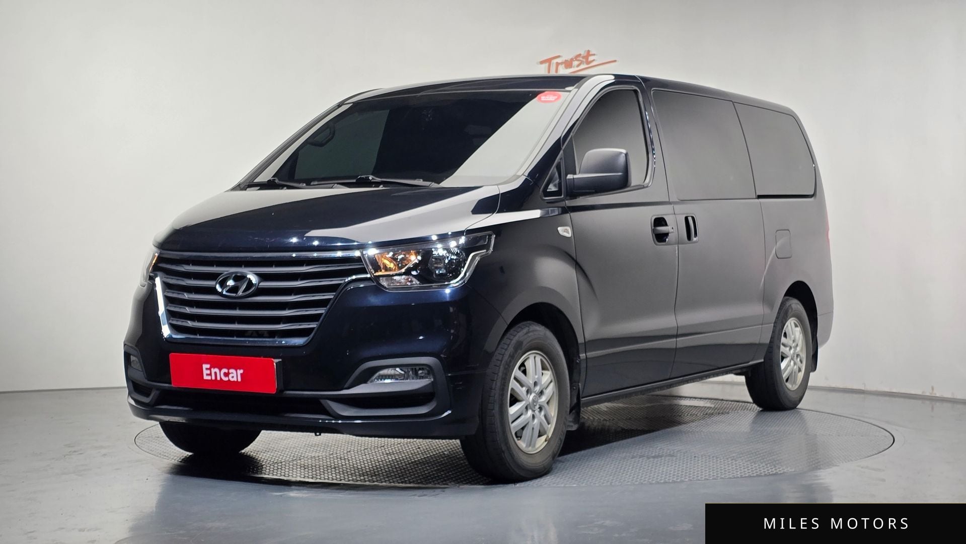 Hyundai Starex 2019 — фото 1 из 12