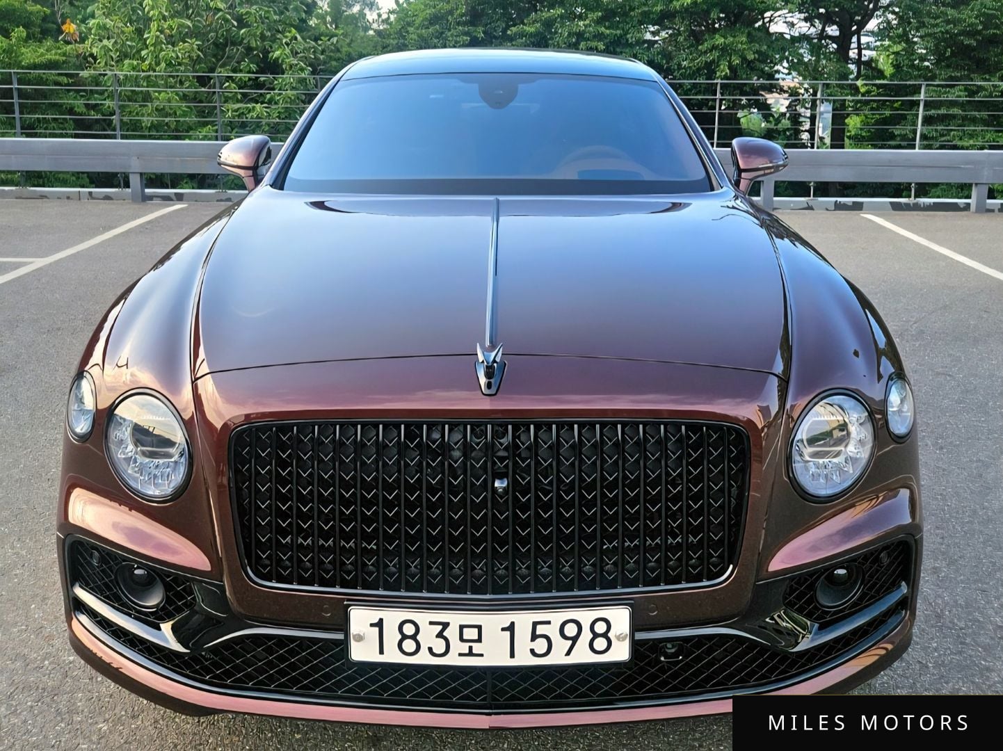 Bentley Flying Spur 2022 — миниатюра 2