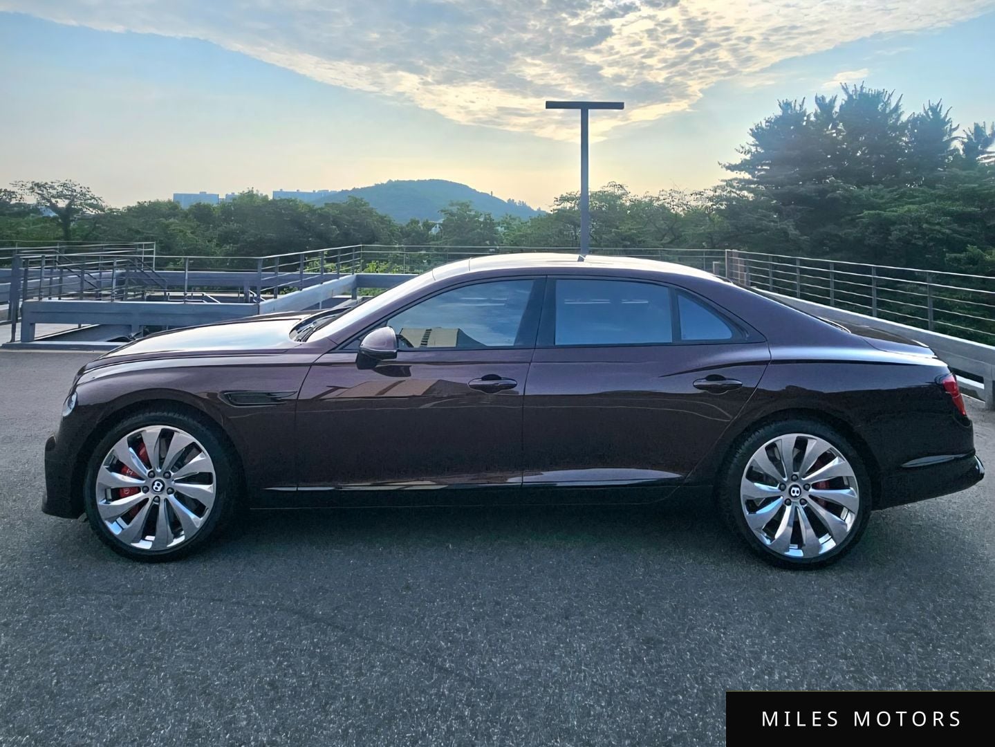 Bentley Flying Spur 2022 — миниатюра 3