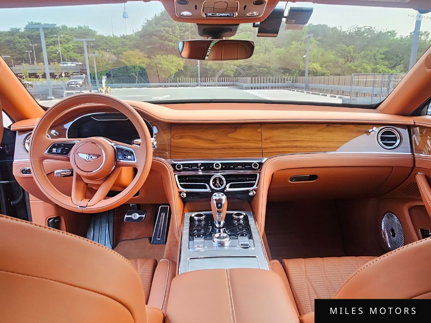 Bentley Flying Spur 2022 — миниатюра 9