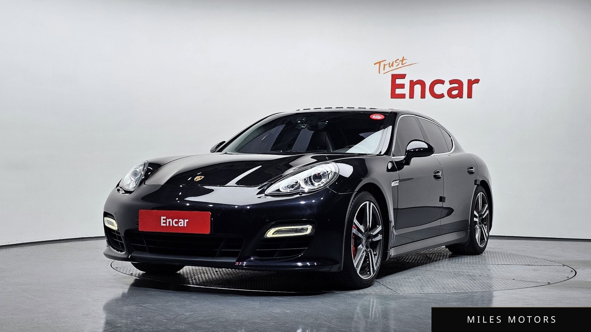 Porsche Panamera 2011 — фото 1 из 12