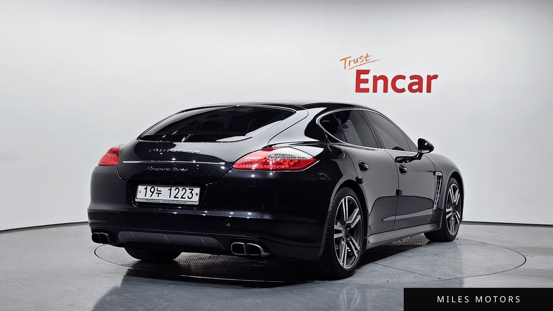 Porsche Panamera 2011 — миниатюра 2