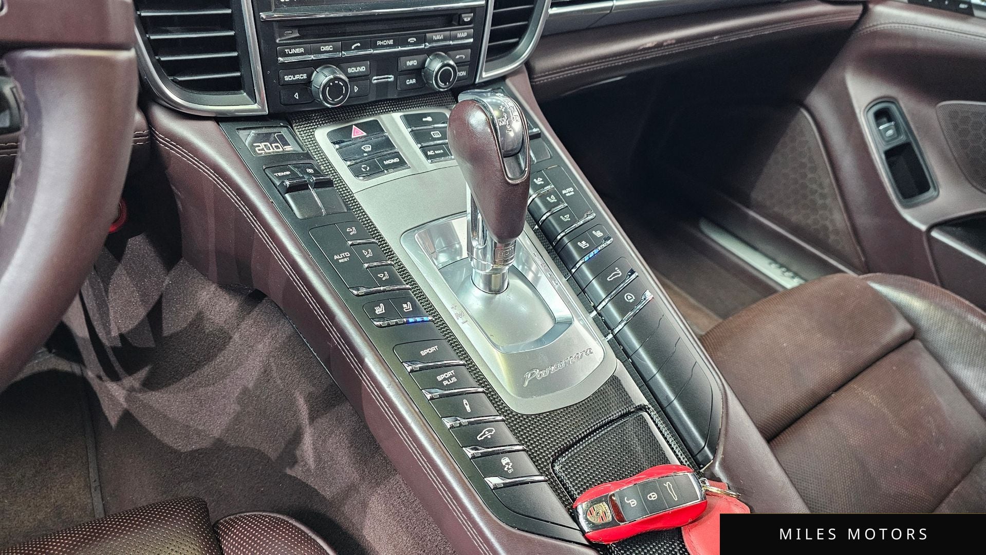Porsche Panamera 2011 — миниатюра 9