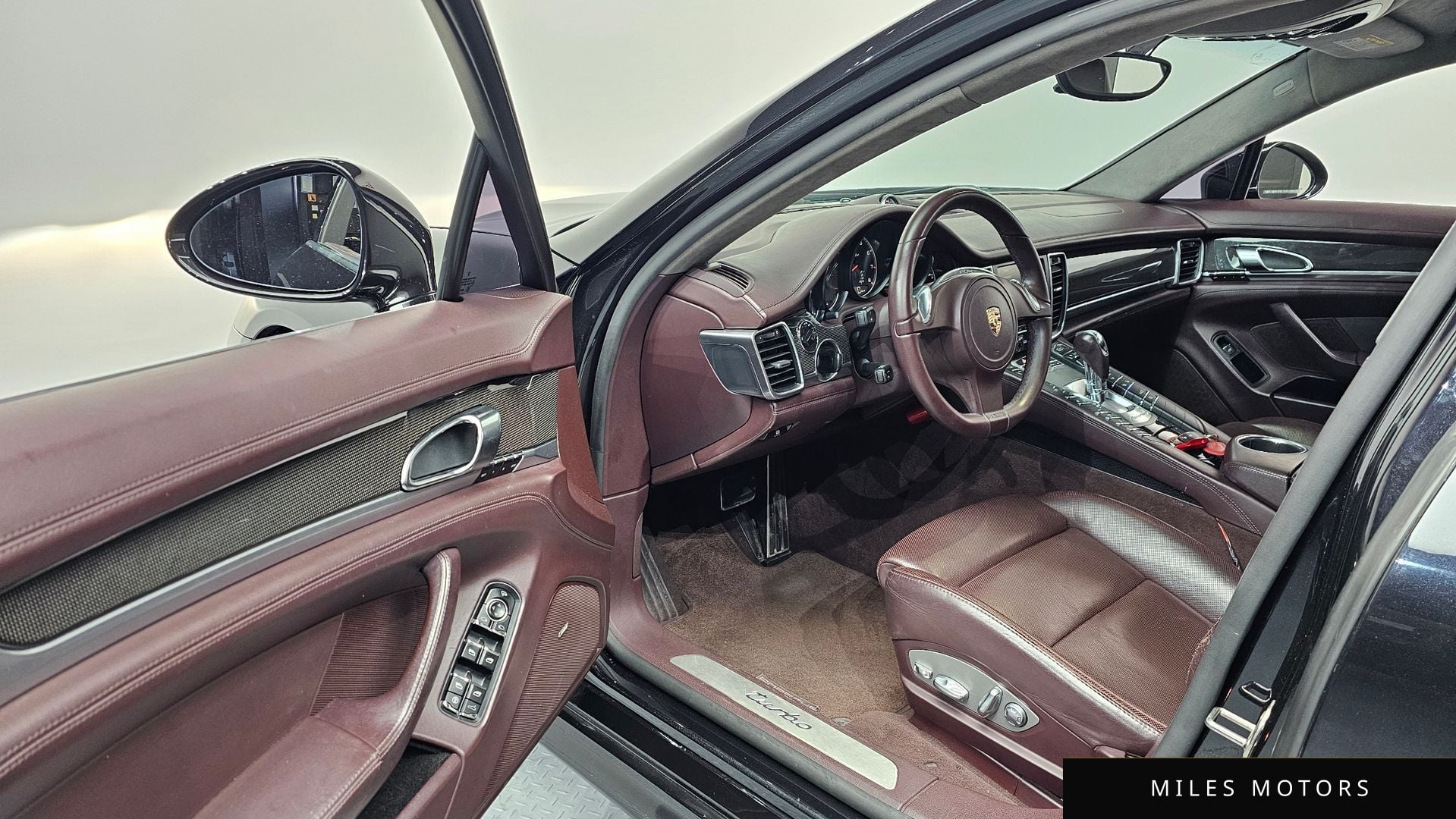 Porsche Panamera 2011 — миниатюра 10