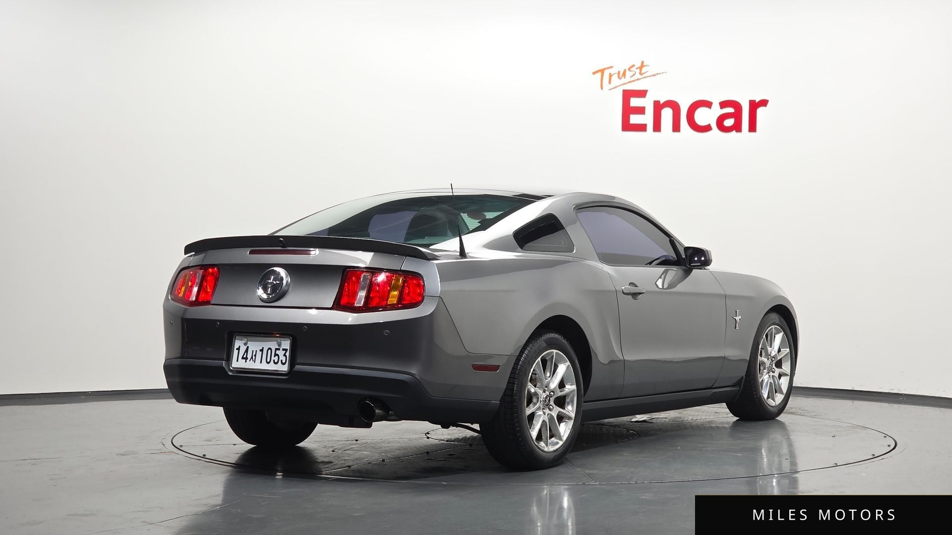 Ford Mustang 2010 — миниатюра 2