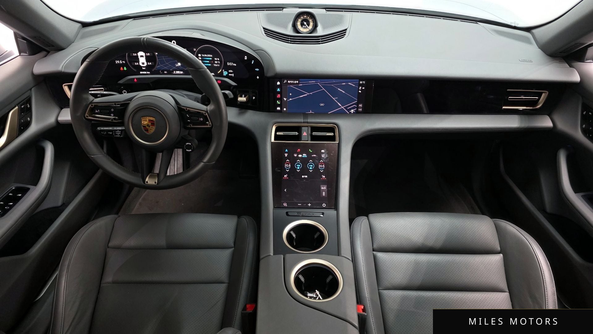 Porsche Taycan 2021 — миниатюра 7