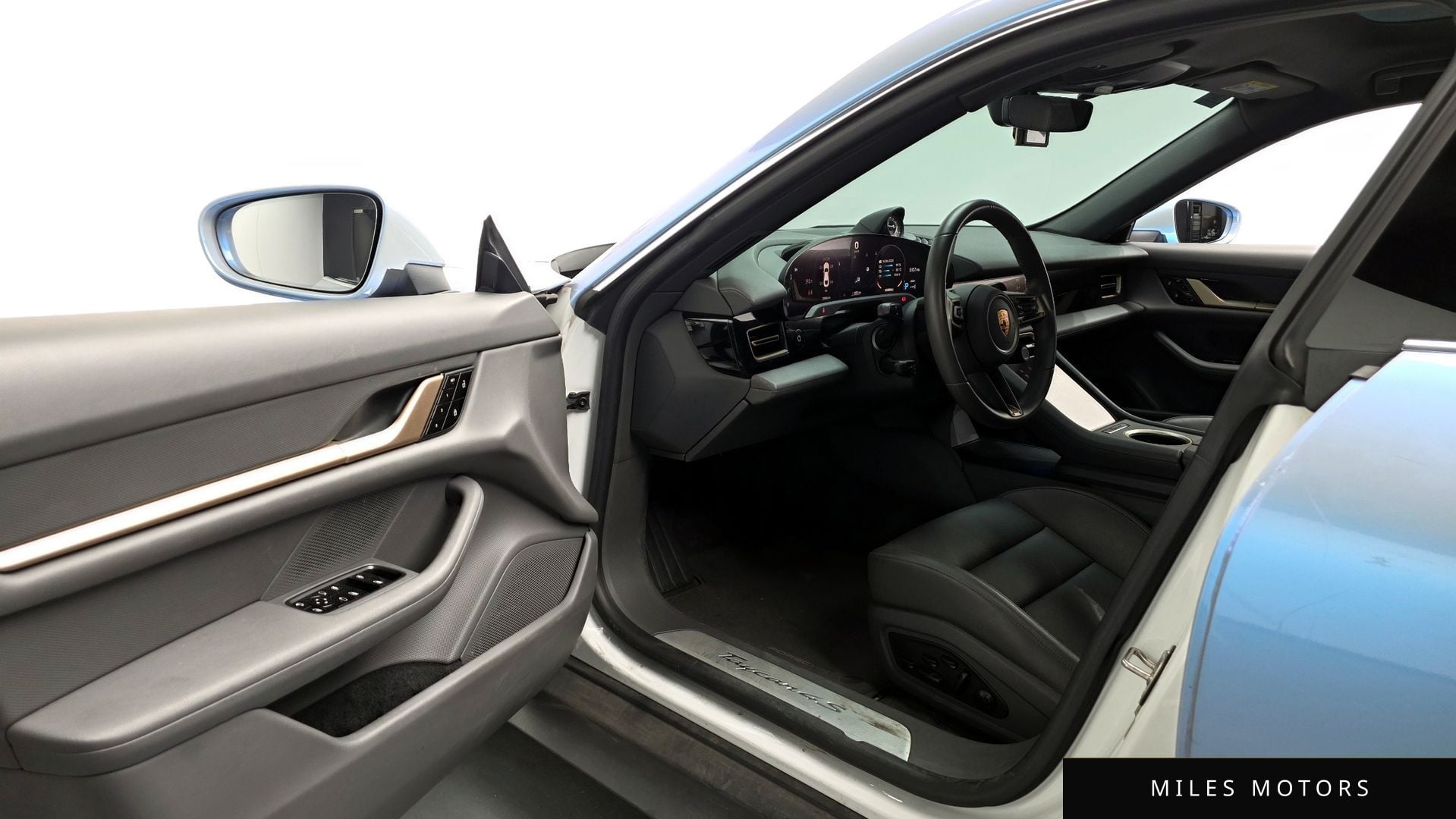 Porsche Taycan 2021 — миниатюра 10