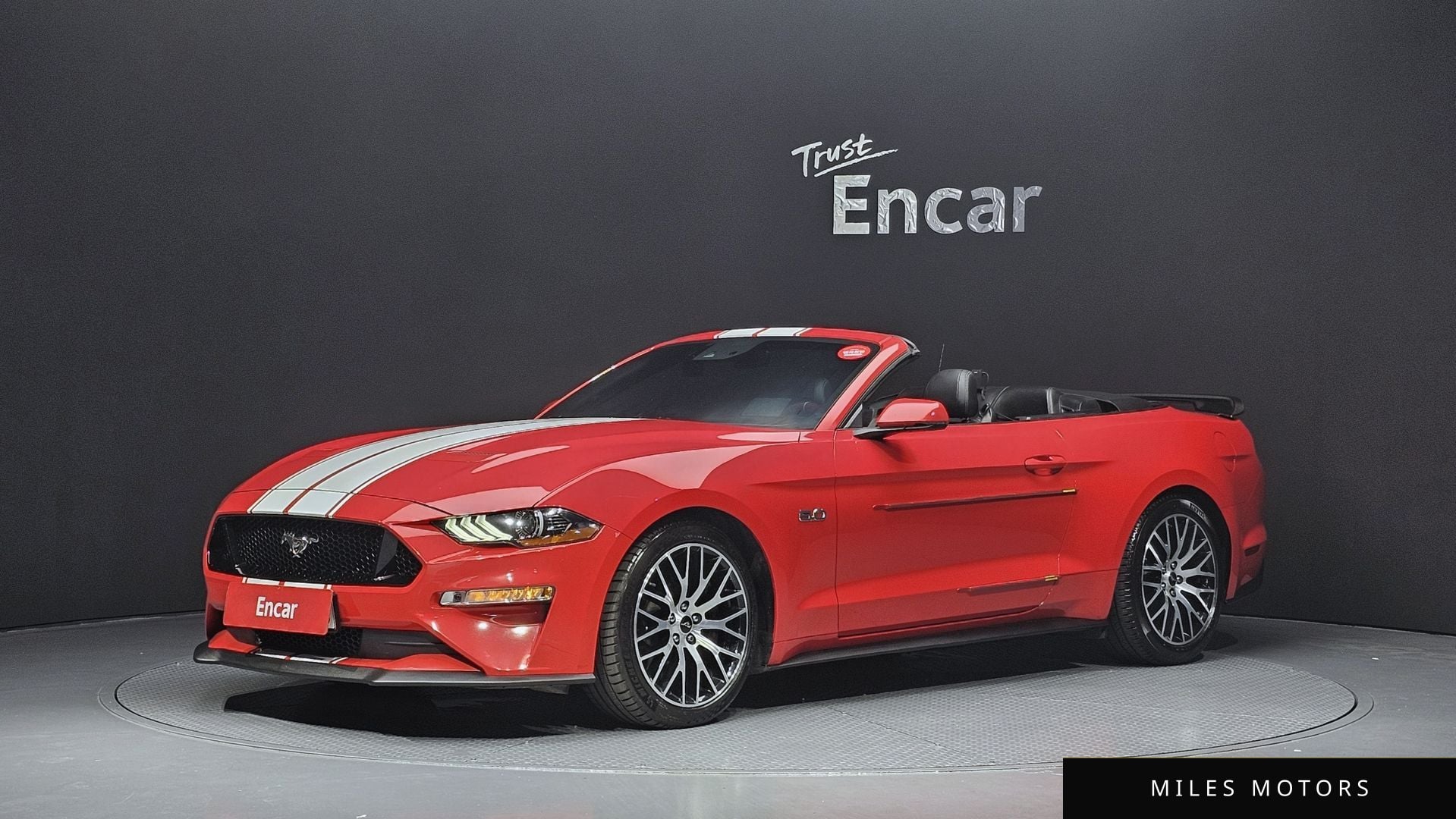 Ford Mustang 2019 — фото 1 из 12