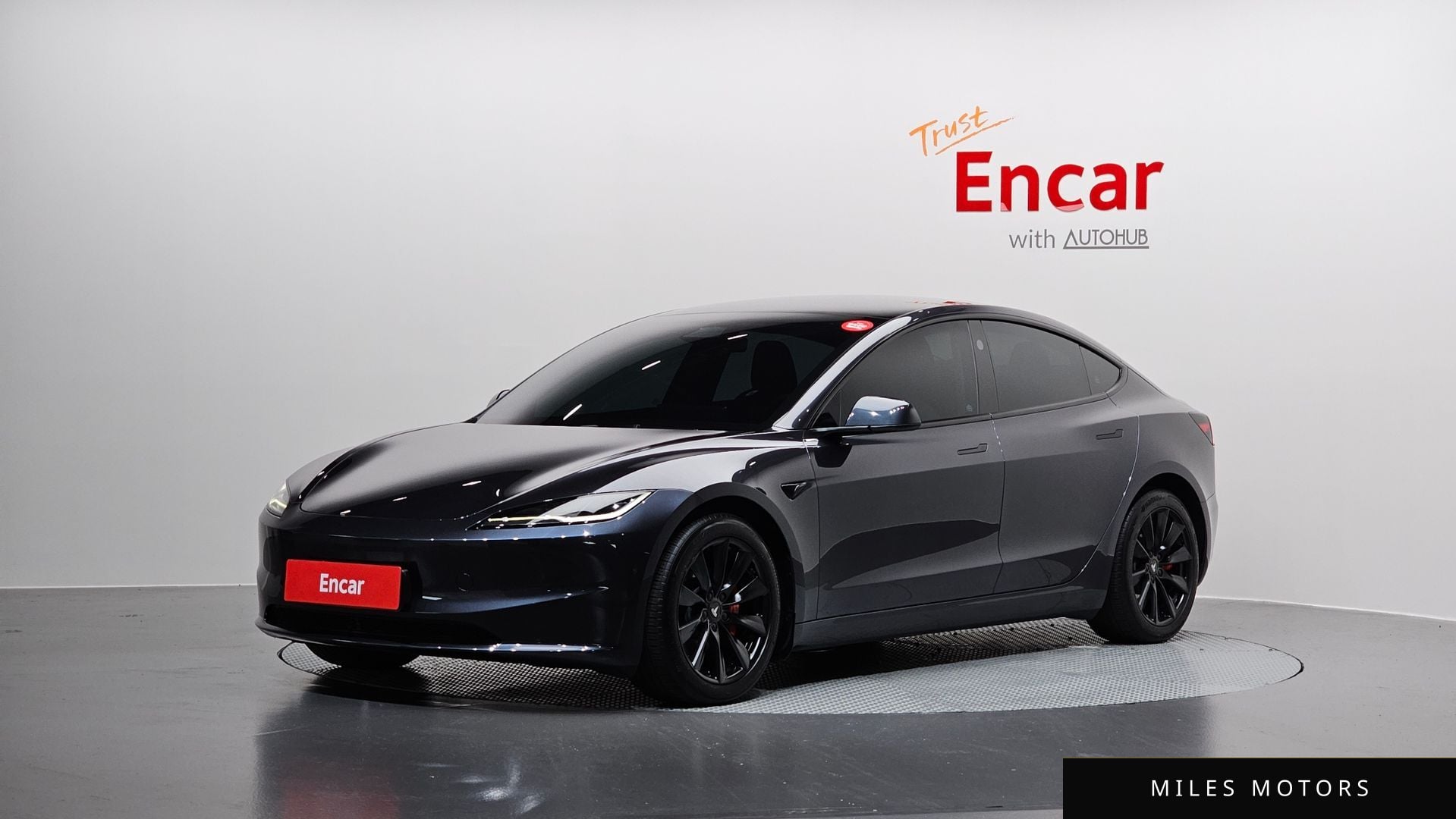 Tesla Model 3 2024 — фото 1 из 12