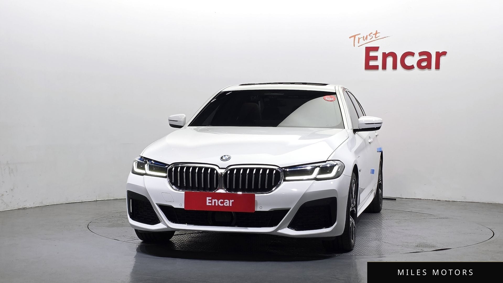 BMW 5 Series (G30) 2023 — миниатюра 3