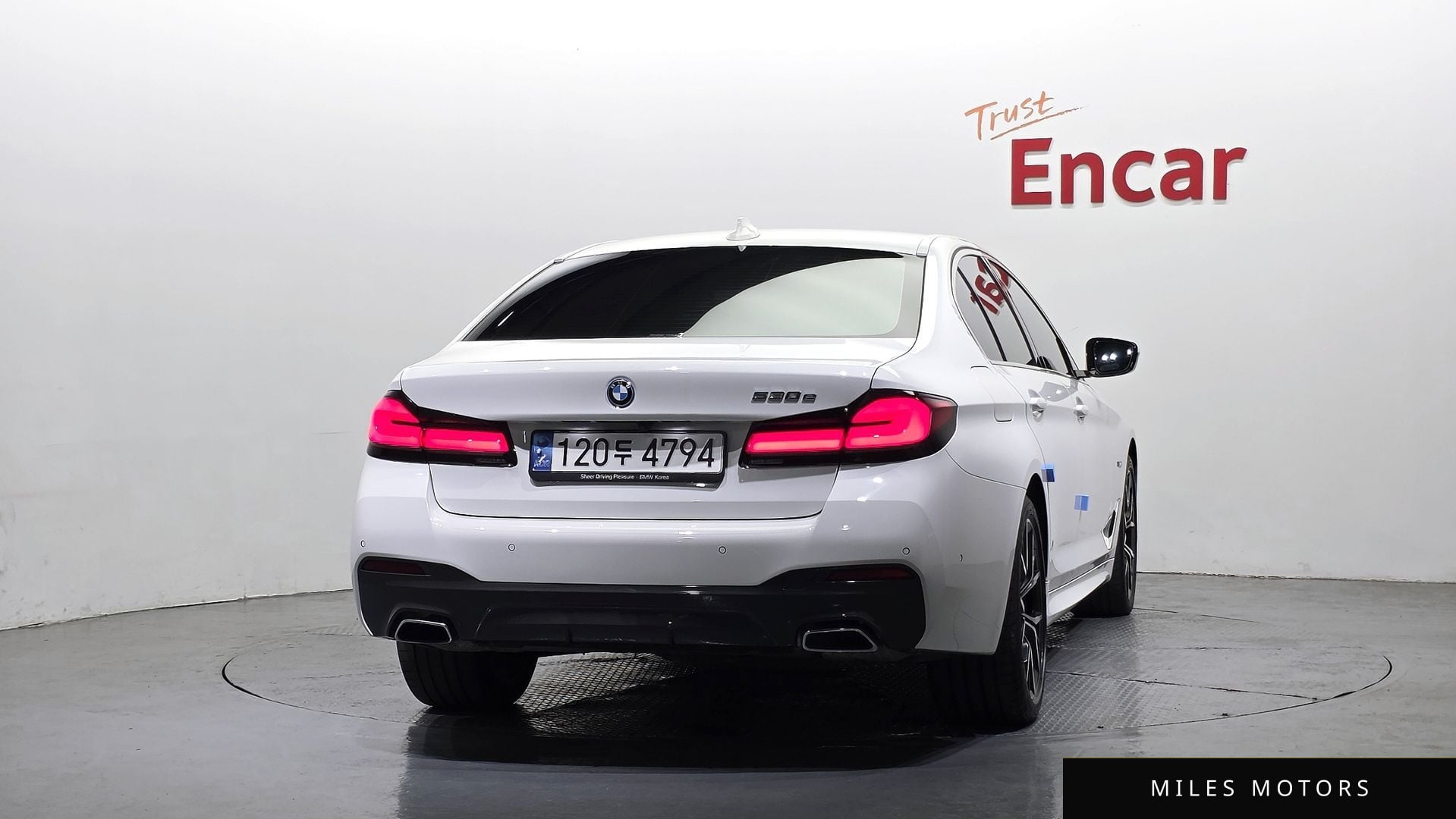 BMW 5 Series (G30) 2023 — миниатюра 4