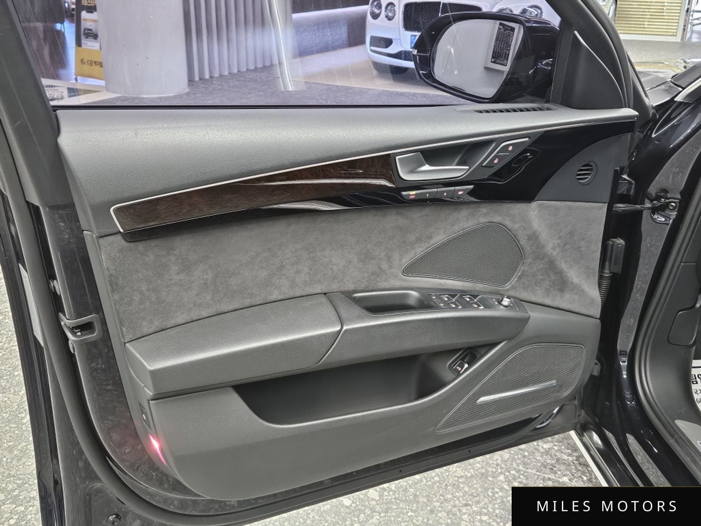 Audi A8 2015 — миниатюра 11