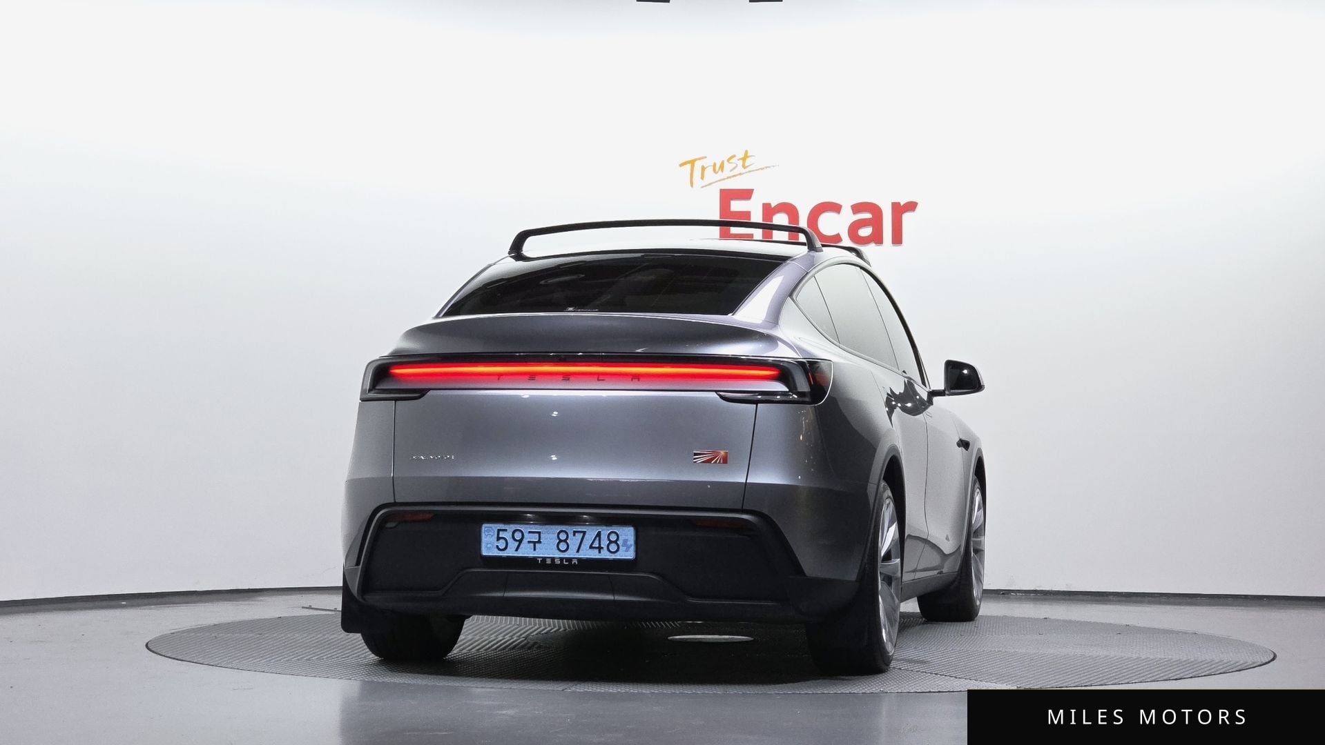 Tesla Model Y 2025 — миниатюра 4