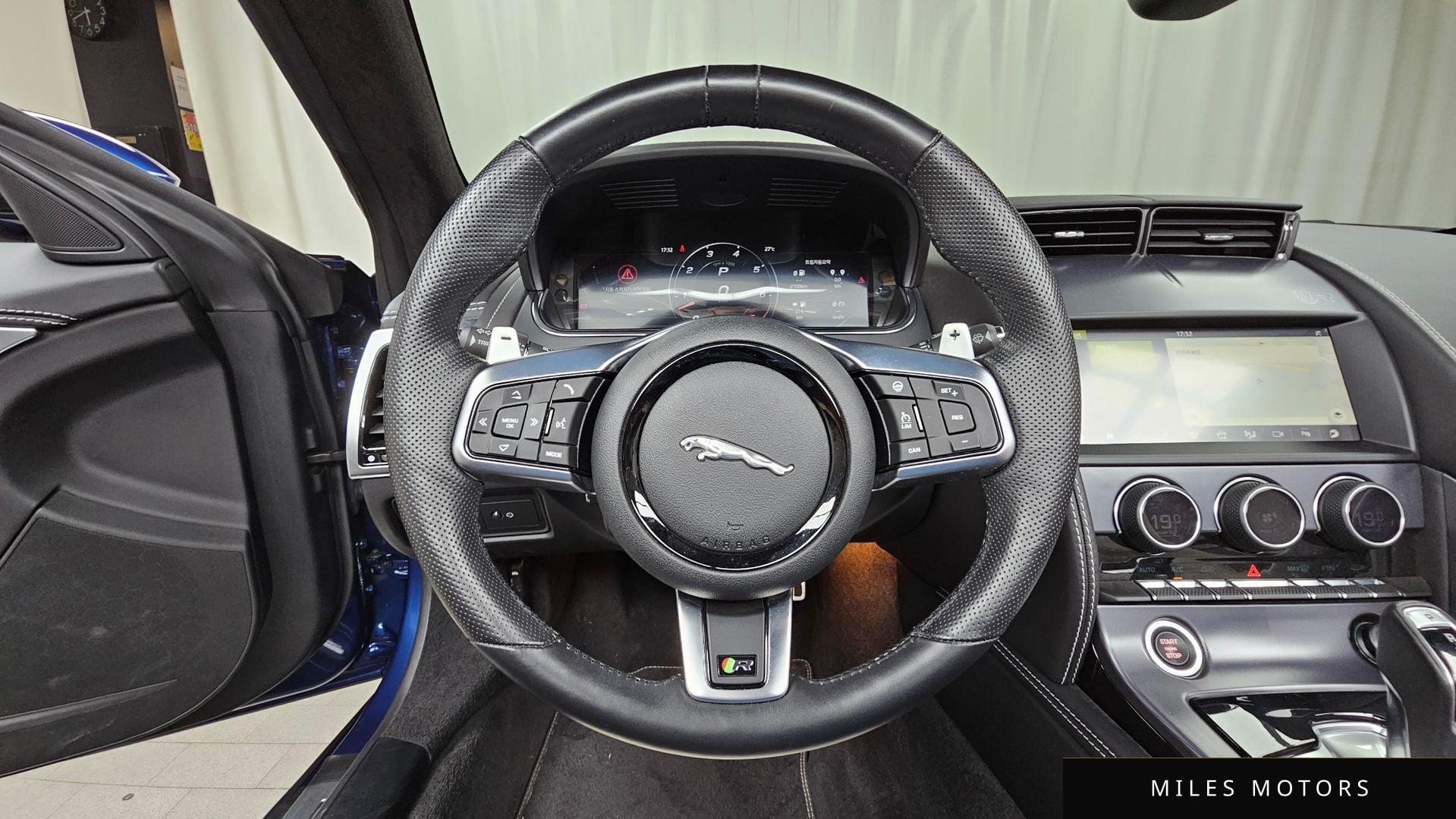 Jaguar F-TYPE 2021 — миниатюра 11