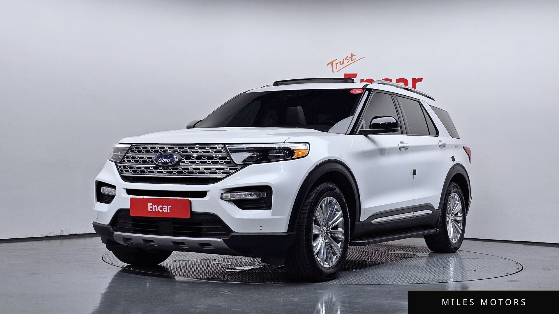 Ford Explorer 2021 — фото 1 из 12