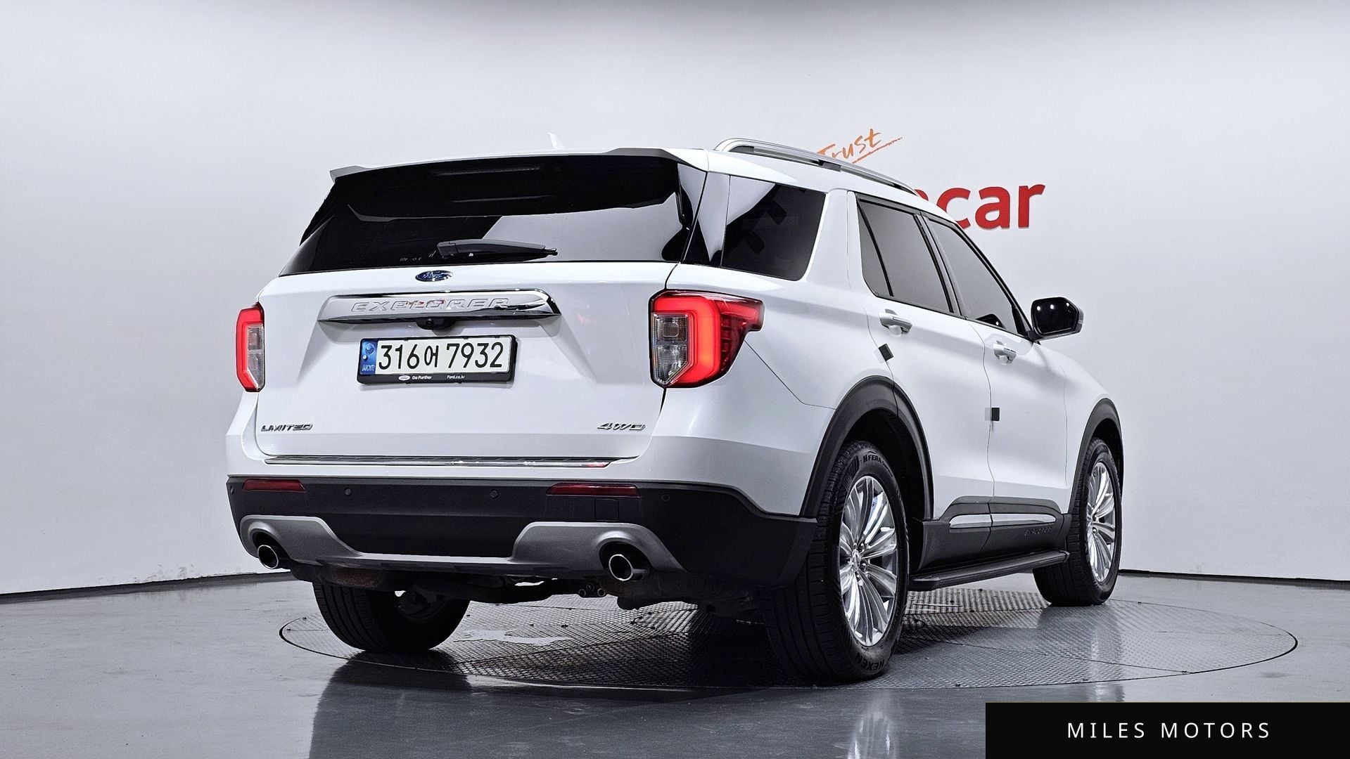 Ford Explorer 2021 — миниатюра 2