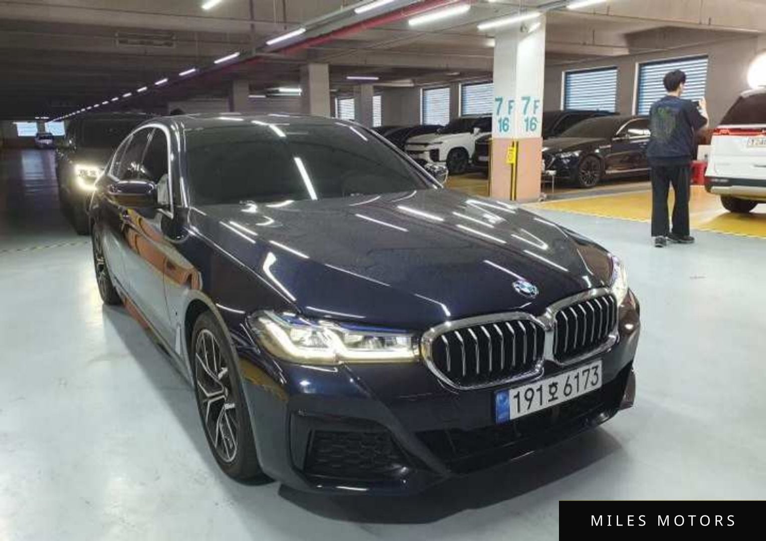 BMW 5 Series (G30) 2023 — миниатюра 8