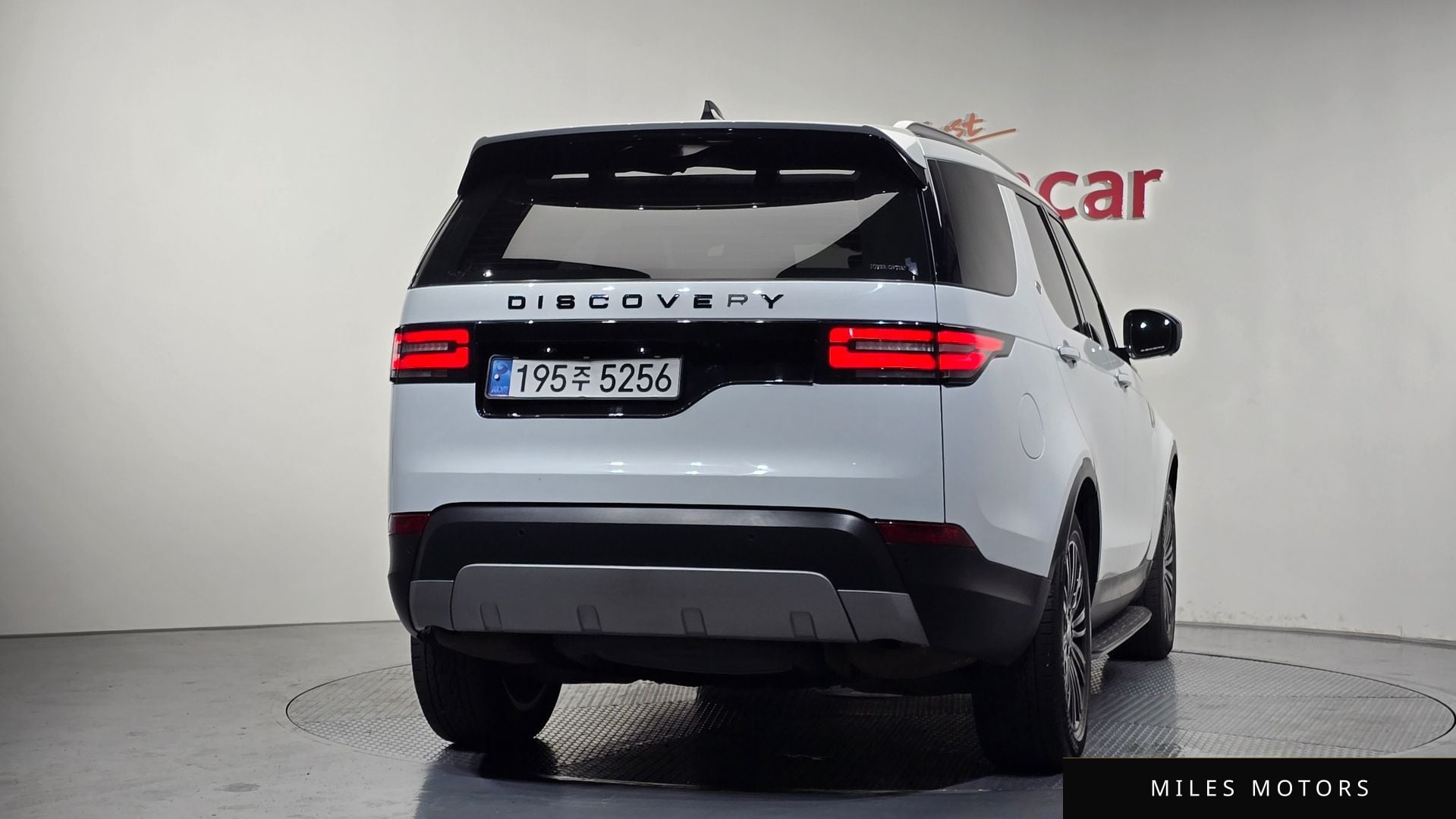 Land Rover Discovery 2018 — миниатюра 4