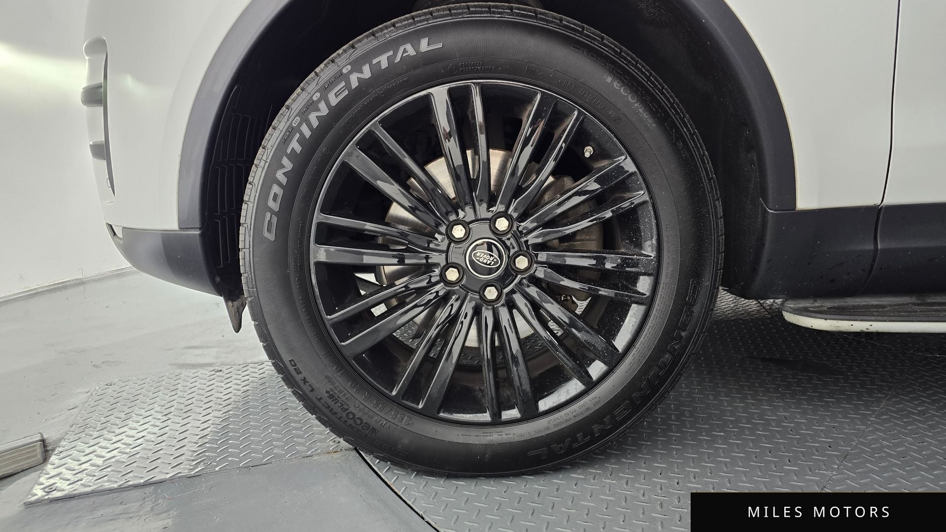 Land Rover Discovery 2018 — миниатюра 5