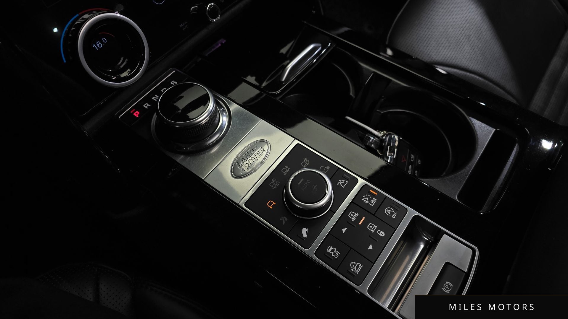 Land Rover Discovery 2018 — миниатюра 9