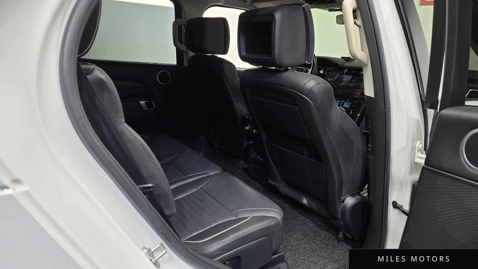 Land Rover Discovery 2018 — миниатюра 11