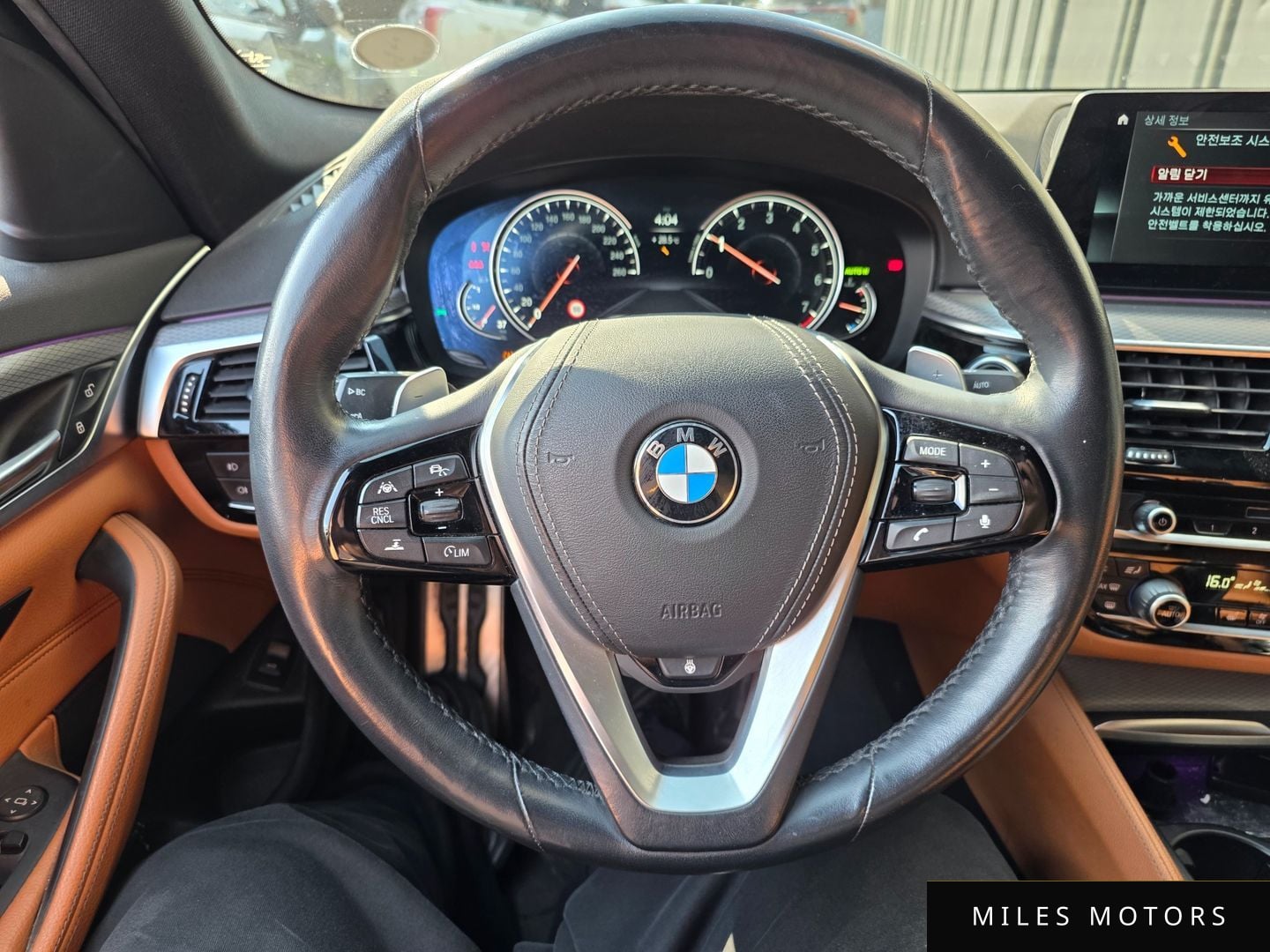 BMW 5 Series (G30) 2018 — миниатюра 5