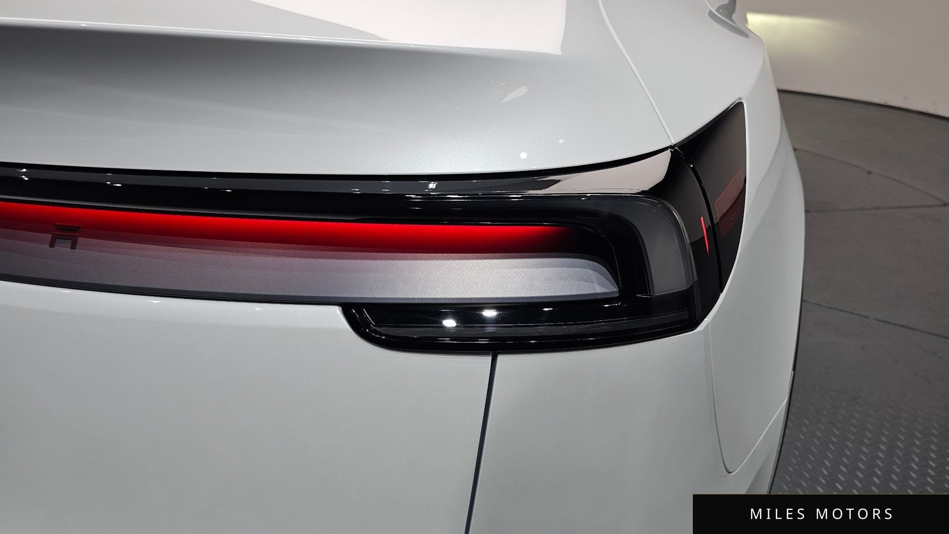 Tesla Model Y 2025 — миниатюра 8