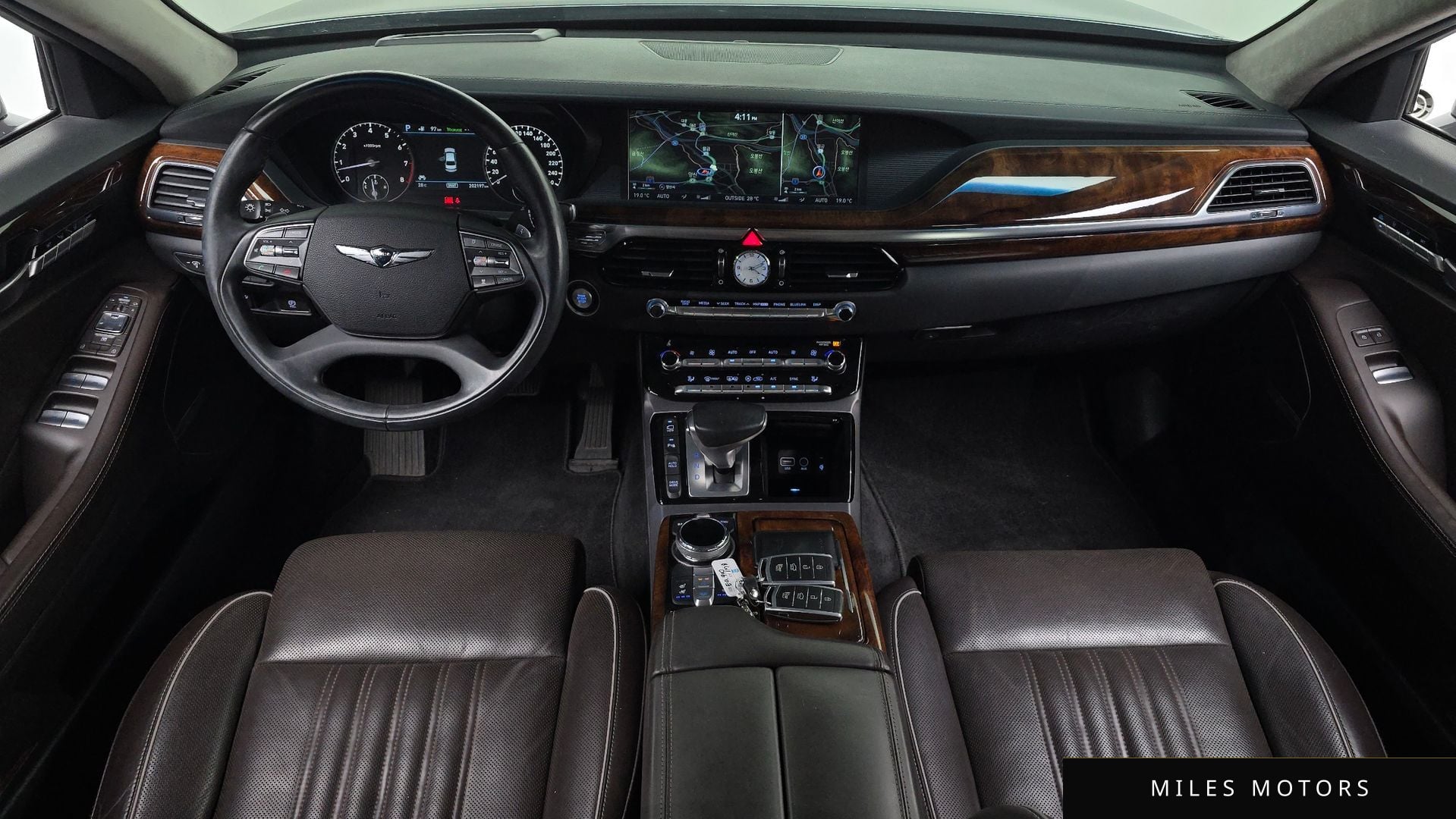 Genesis EQ900 2016 — миниатюра 10
