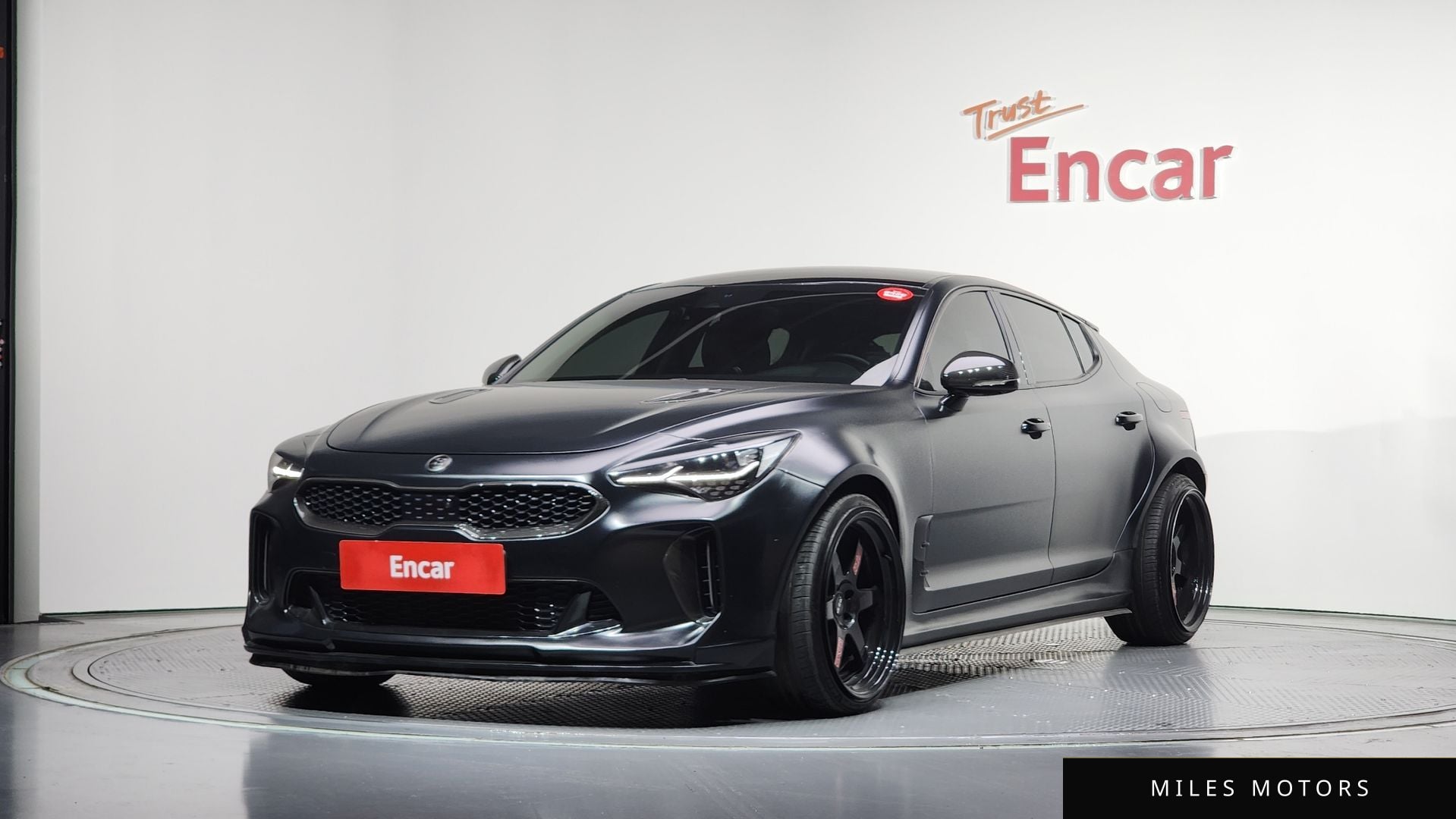 Kia Stinger 2018 — фото 1 из 12