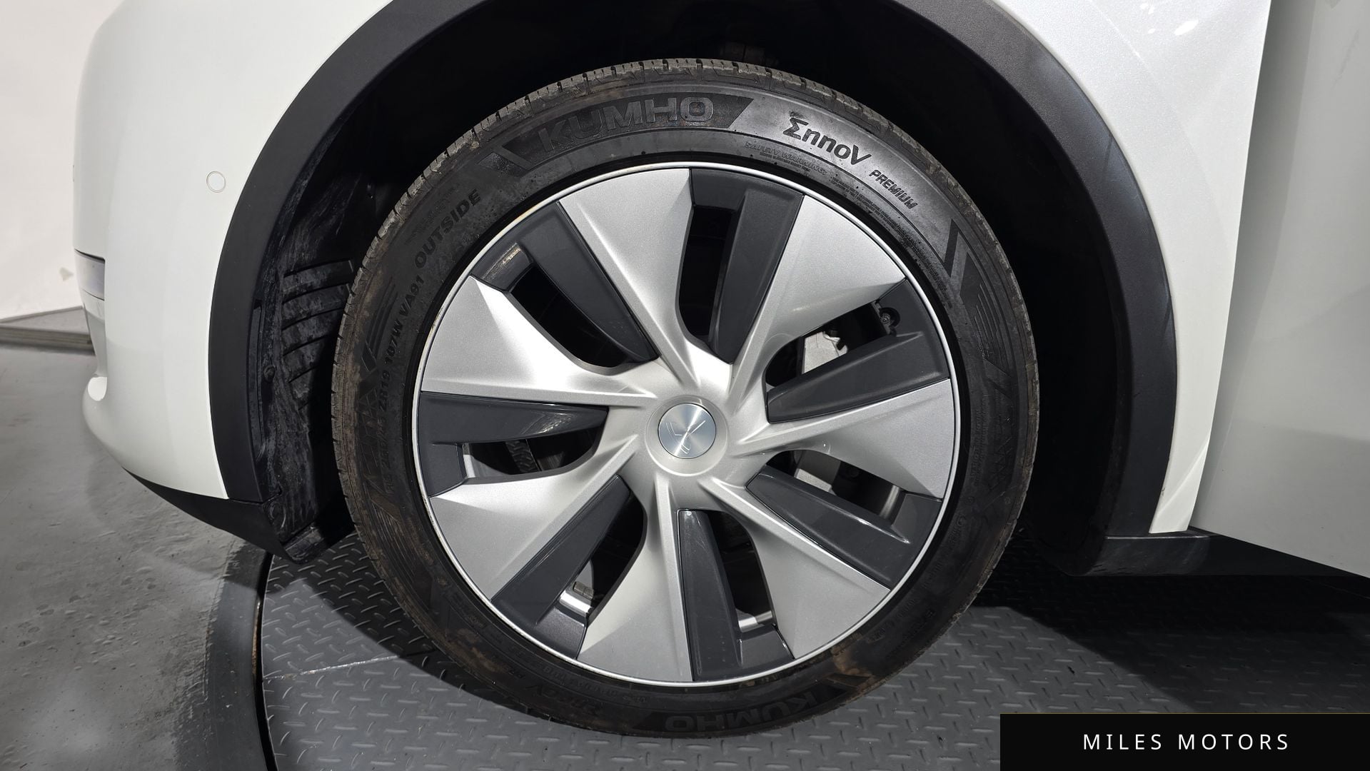 Tesla Model Y 2022 — миниатюра 4
